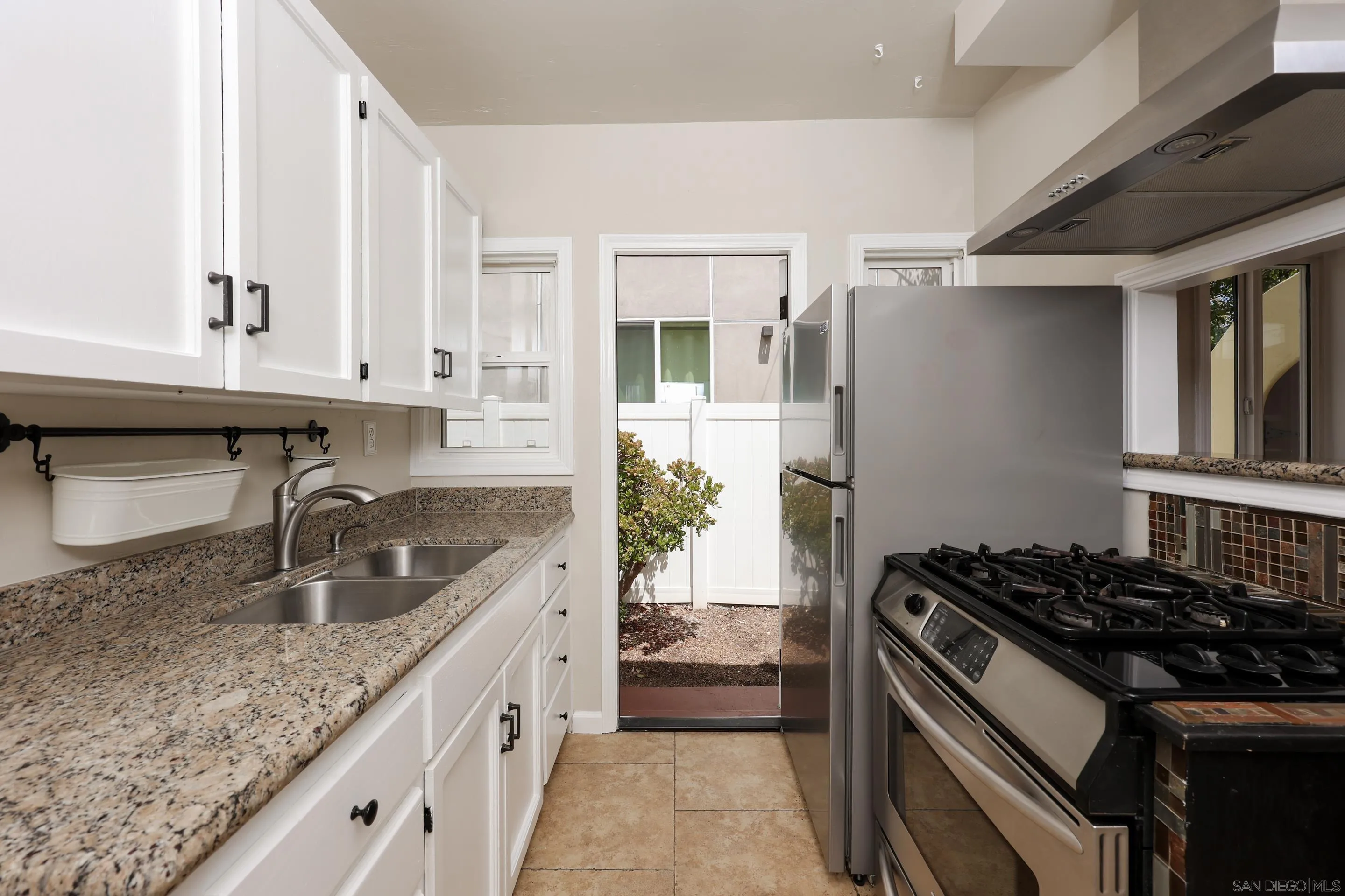 https://cdn.realtyfeed.com/cdn/127/260017418/5a6893873a7fb56256087719e9a90fd3.webp
