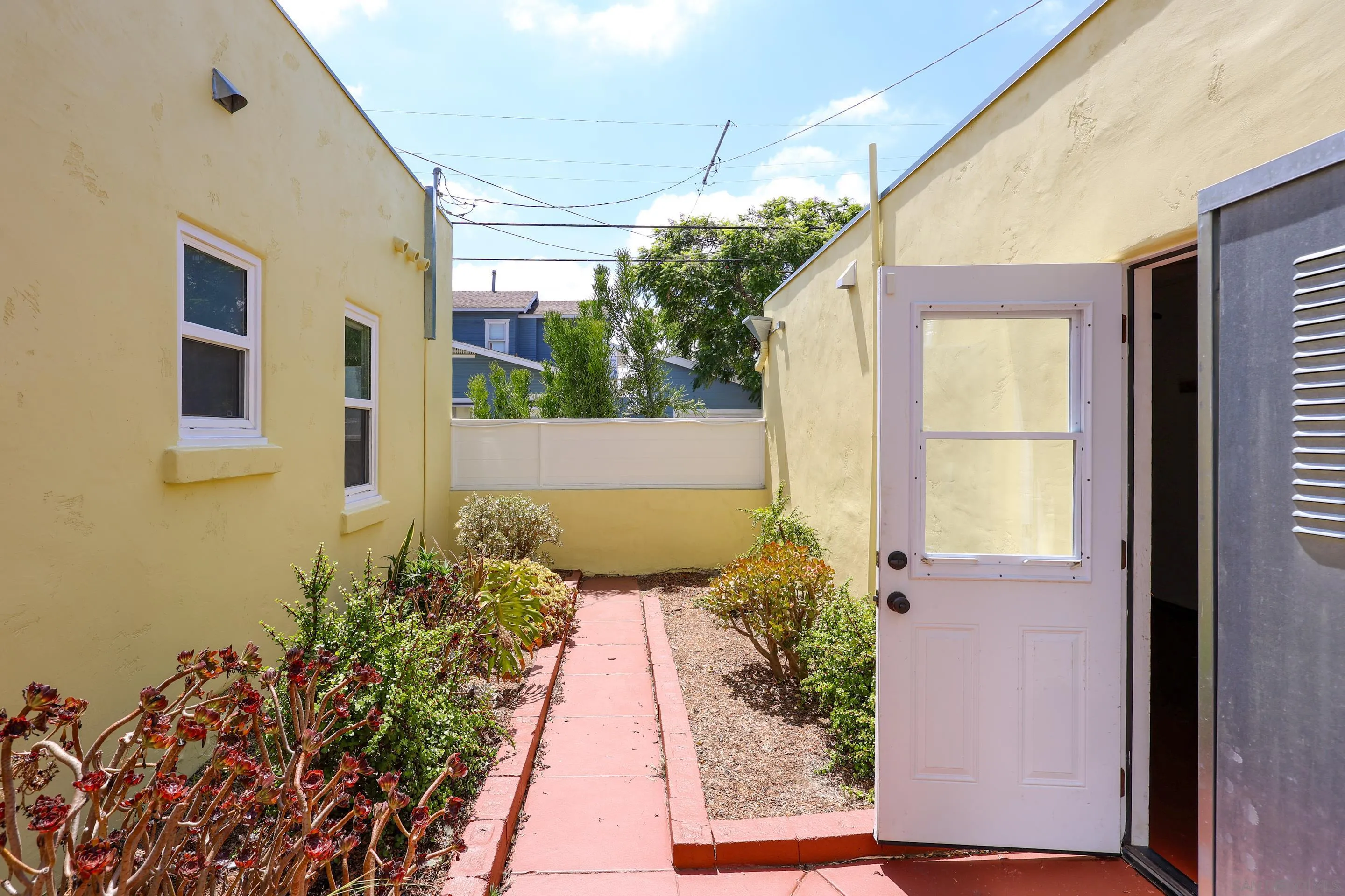https://cdn.realtyfeed.com/cdn/127/260017418/5e9b7238e9872e85cf8fefe3ebfb95bf.webp