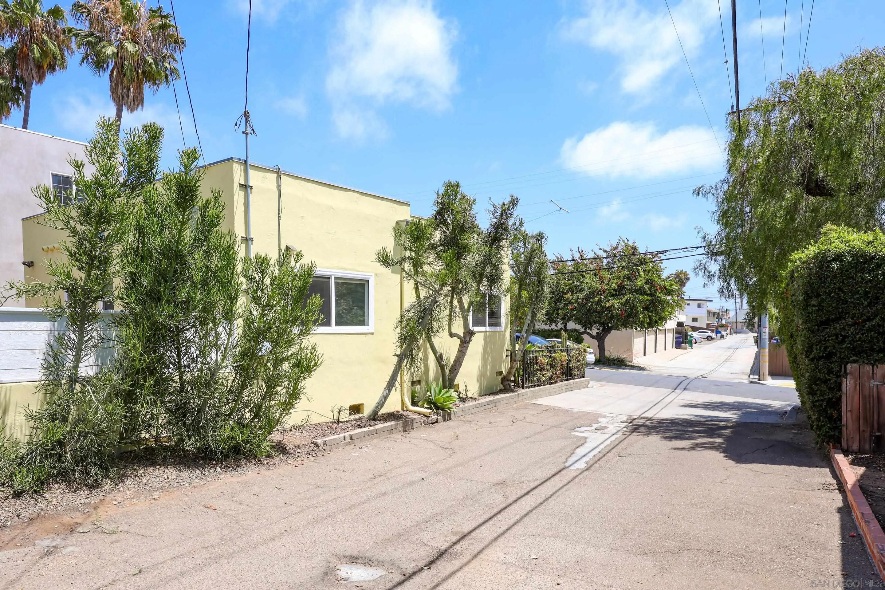https://cdn.realtyfeed.com/cdn/127/260017418/67174596744b285d8a59b7fbcfecbeb4.webp