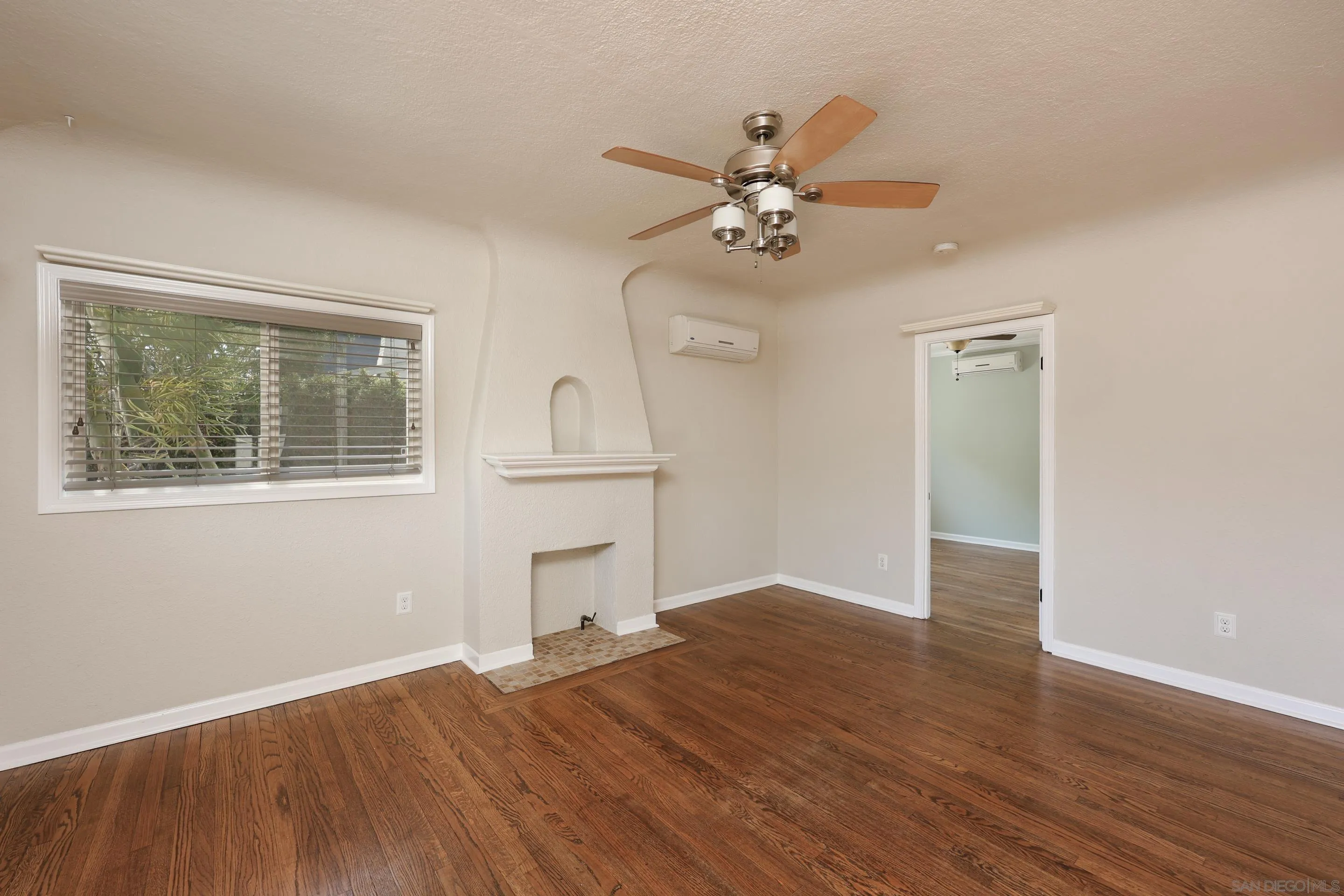 https://cdn.realtyfeed.com/cdn/127/260017418/9aafbfcbdf8f88cfb7f1ecde30366f46.webp