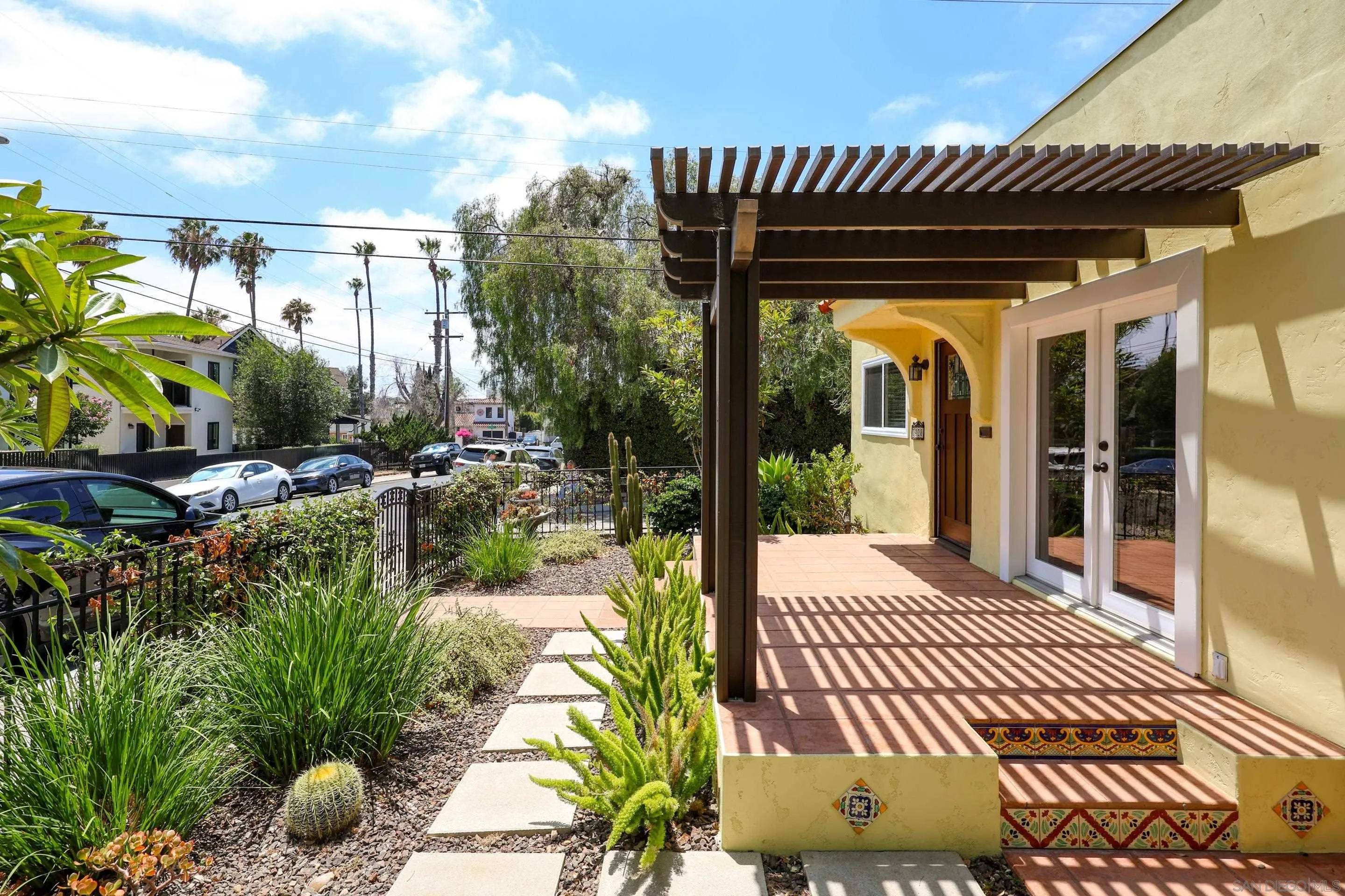 https://cdn.realtyfeed.com/cdn/127/260017418/f5ed9389586032b50d1d68a13750d716.webp