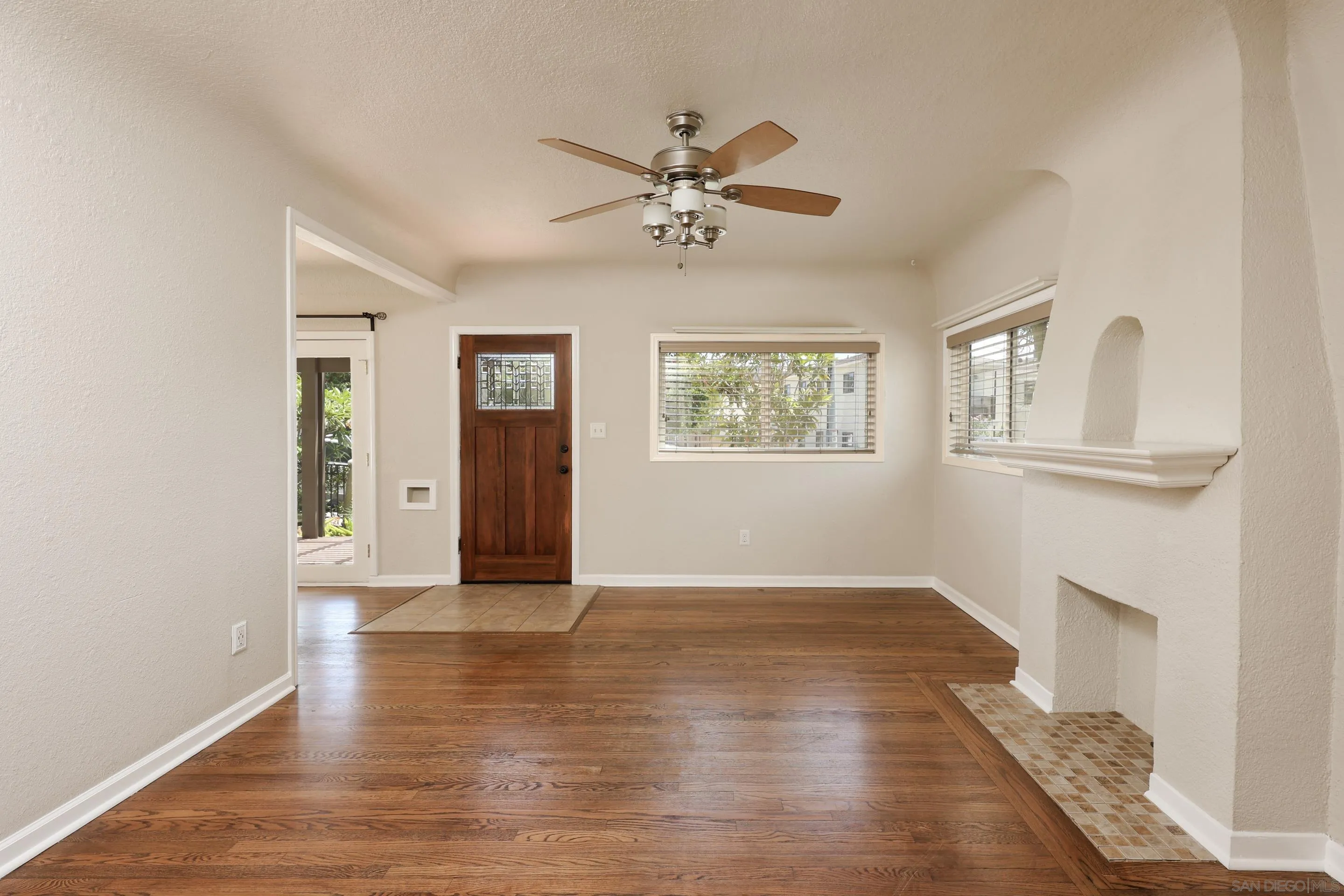 https://cdn.realtyfeed.com/cdn/127/260017418/fcc49d5cdbb68d4aa91dfe455bb8ea73.webp