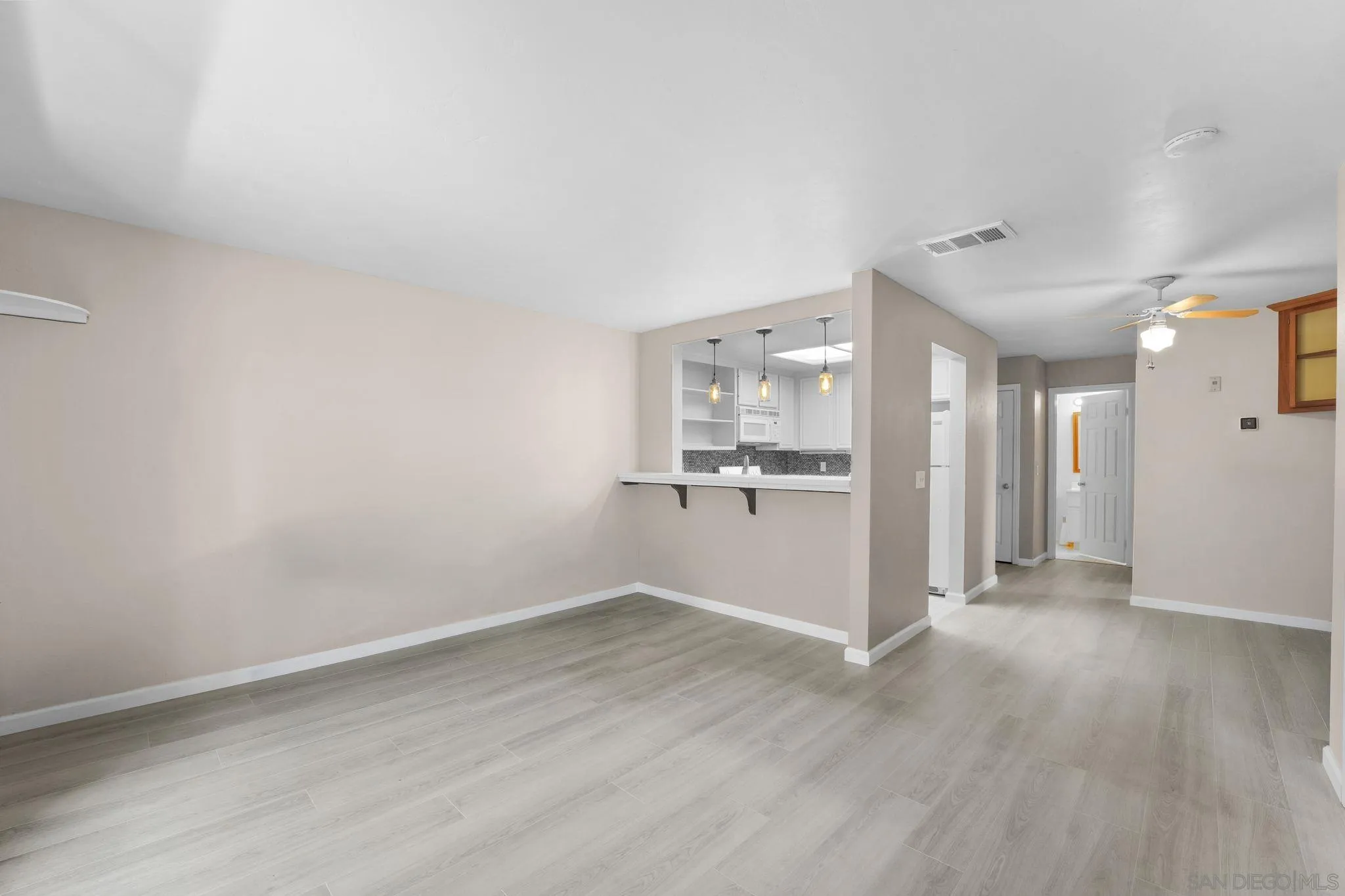 Photo #5: 260017420 Listing: Photo #5