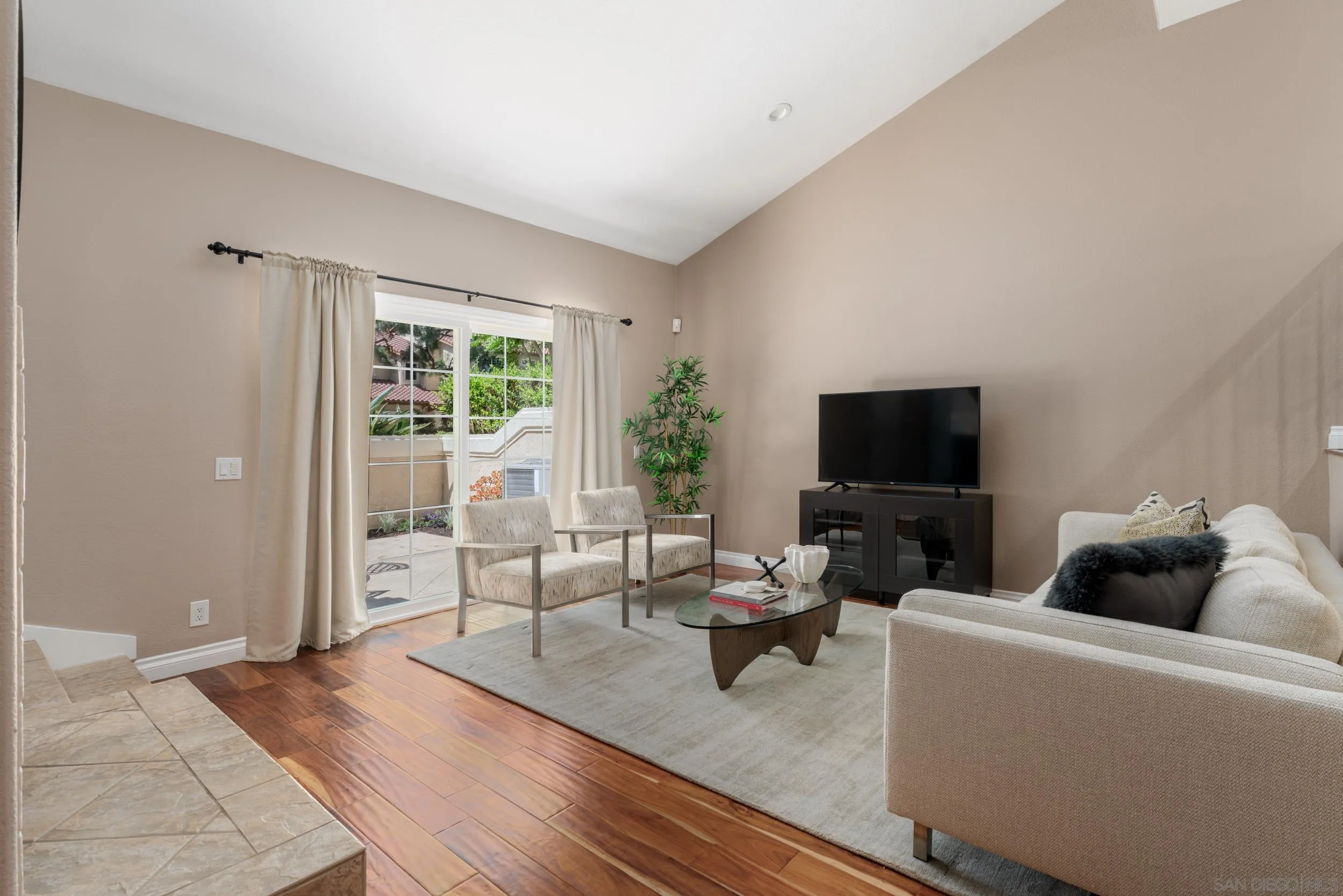 Photo #8: 260017432 Listing: Photo #8