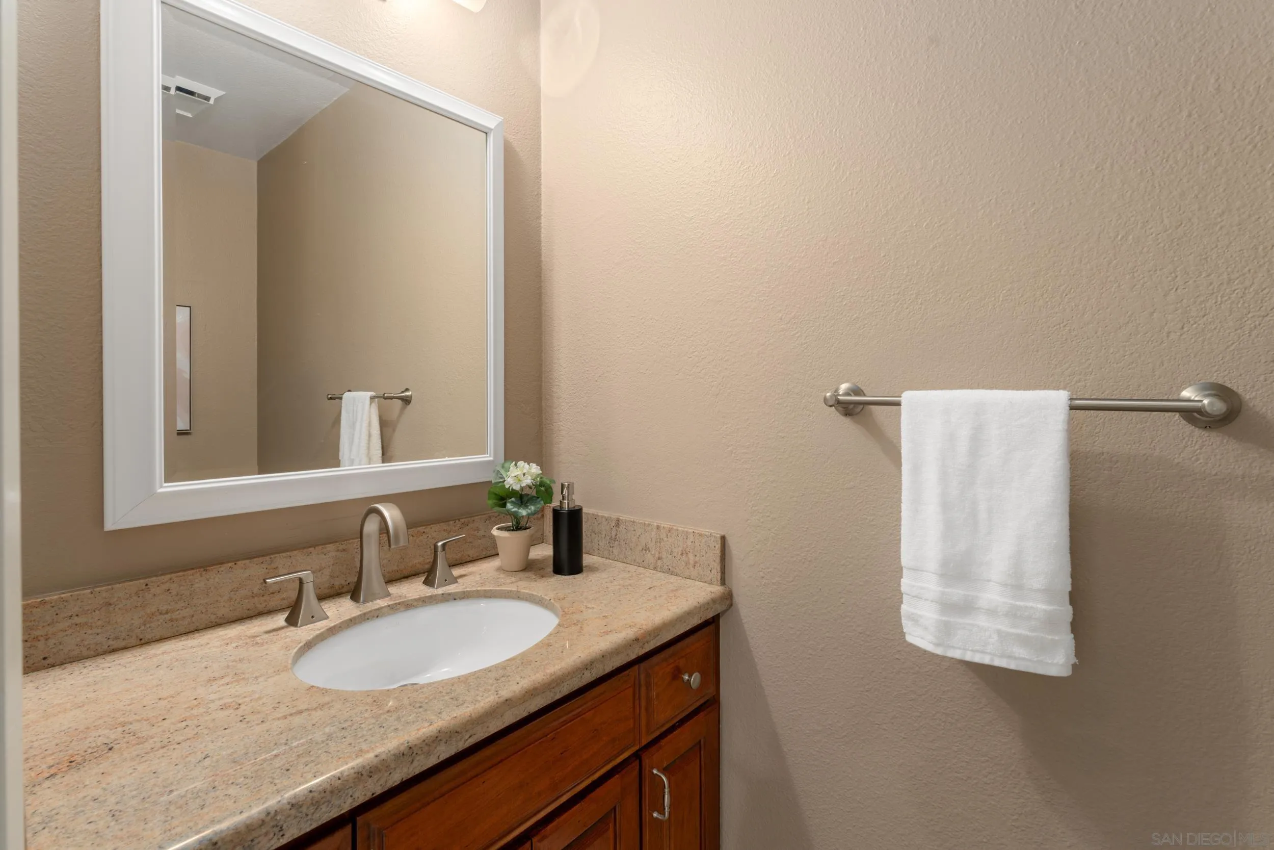 Photo #15: 260017432 Listing: Photo #15