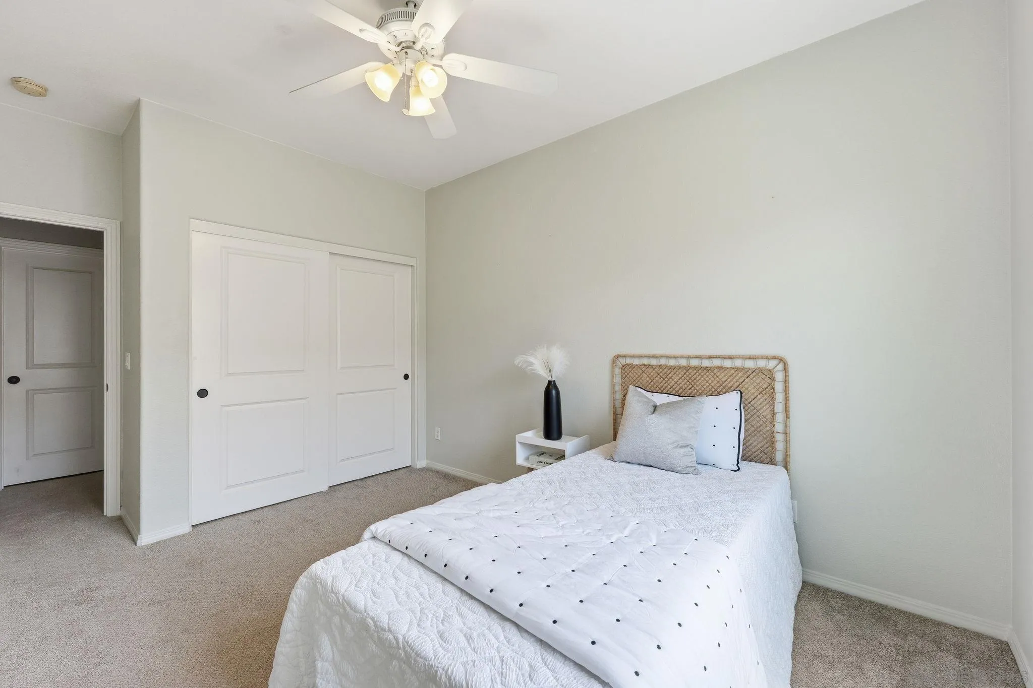 https://cdn.realtyfeed.com/cdn/127/260017440/0e7d4675b06fef0a7d8bed47891de1b1.webp