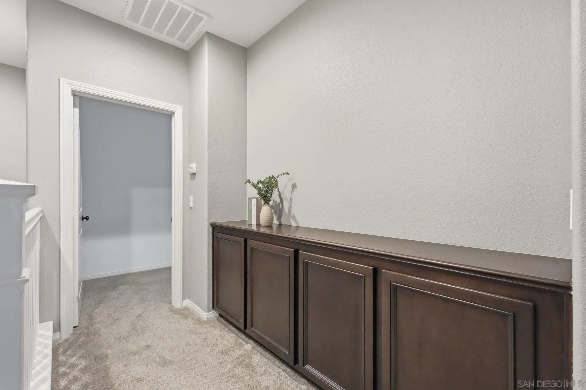 https://cdn.realtyfeed.com/cdn/127/260017440/4d6561867a1a49ecdc1fdd030ad61e1f.webp
