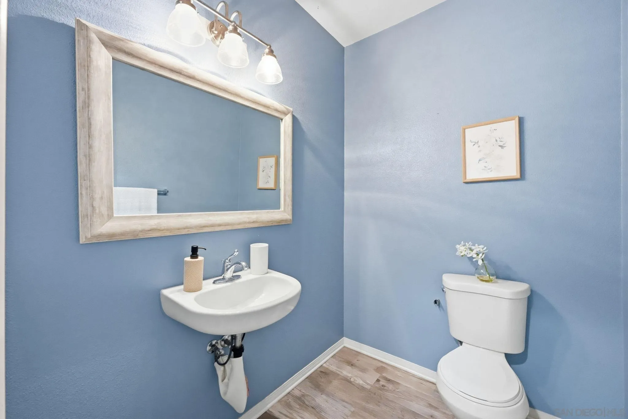 https://cdn.realtyfeed.com/cdn/127/260017440/a5c6229ed4ea1584adf0d4b941d0b142.webp