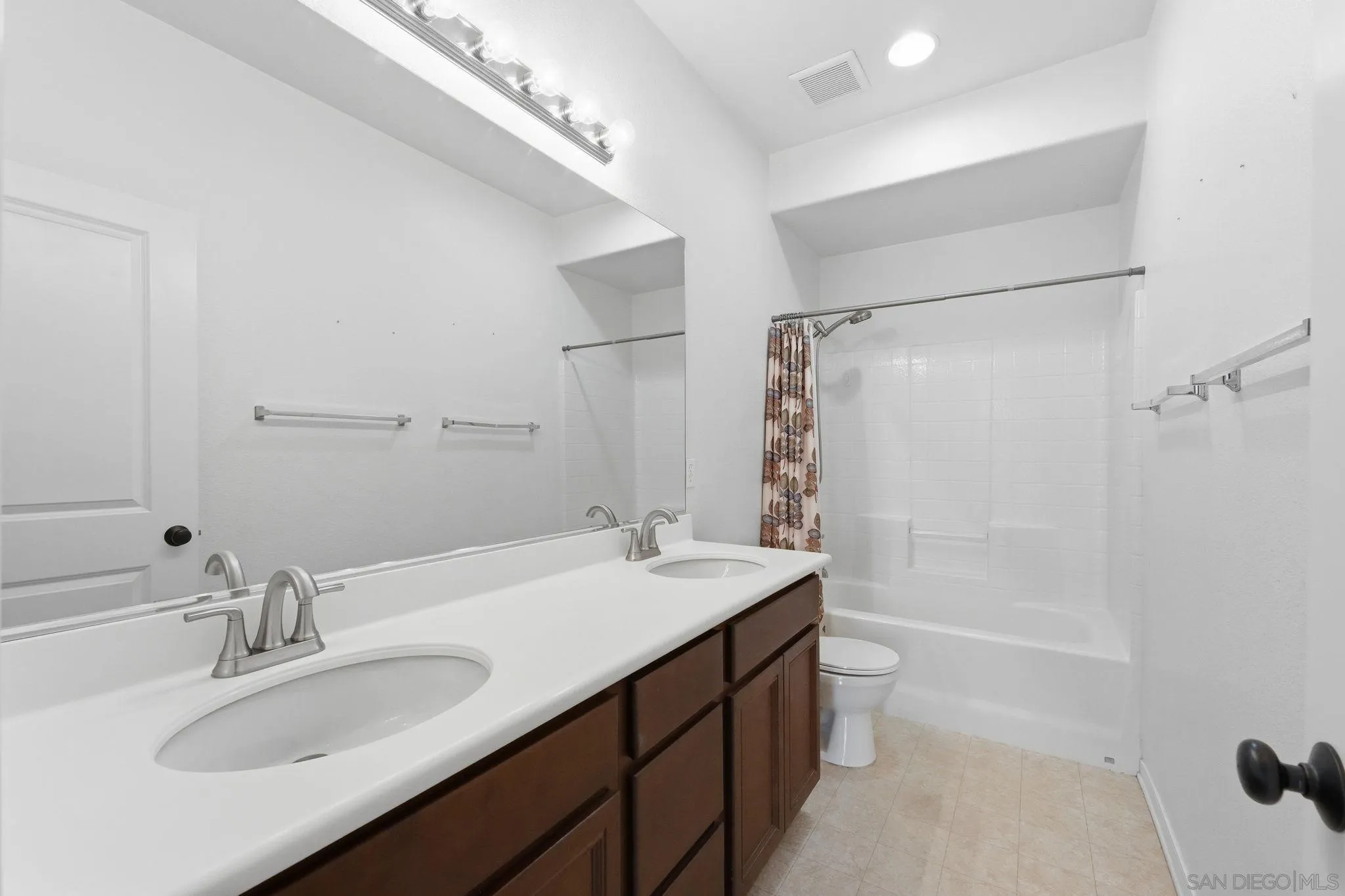 https://cdn.realtyfeed.com/cdn/127/260017440/c4420ceeed50a608c3edaa7044a7dd91.webp