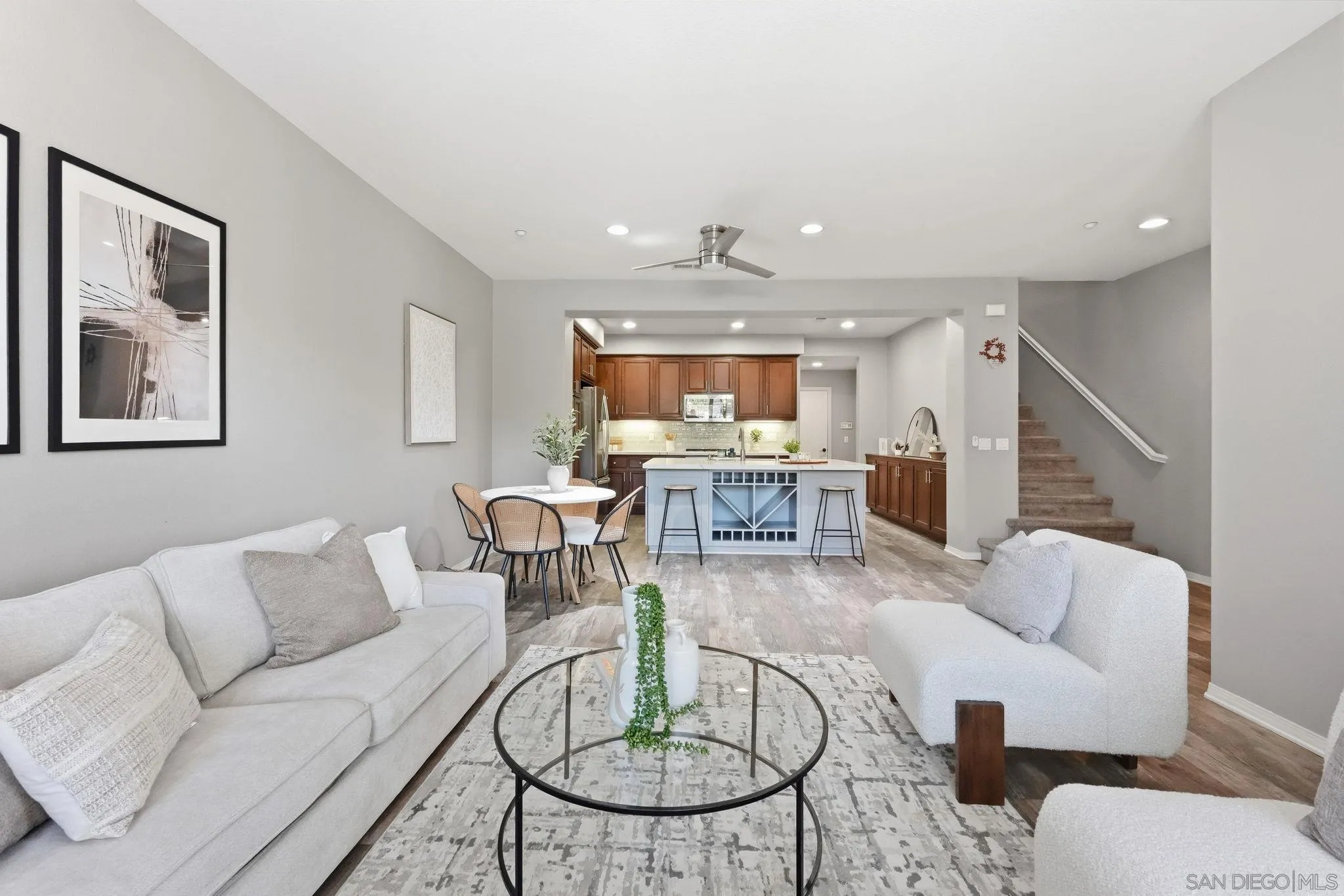 https://cdn.realtyfeed.com/cdn/127/260017440/eb7cccb21756c99d645da352790db664.webp