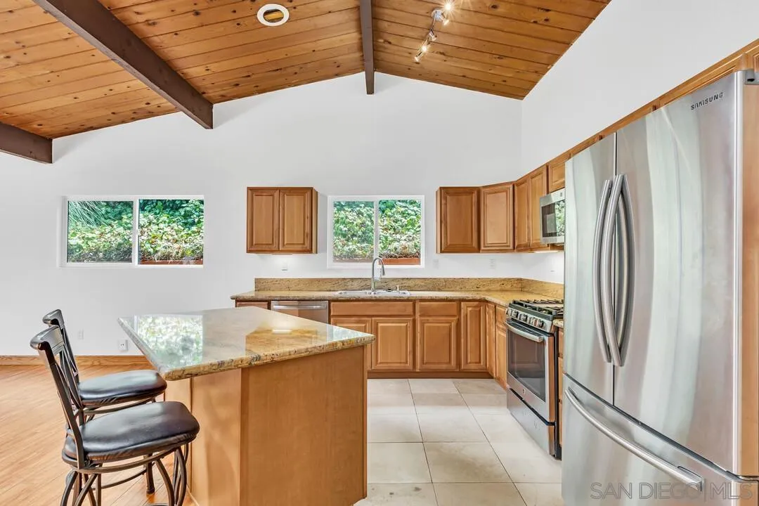 https://cdn.realtyfeed.com/cdn/127/260017441/01370218f1454f9efda672c2d066835b.webp