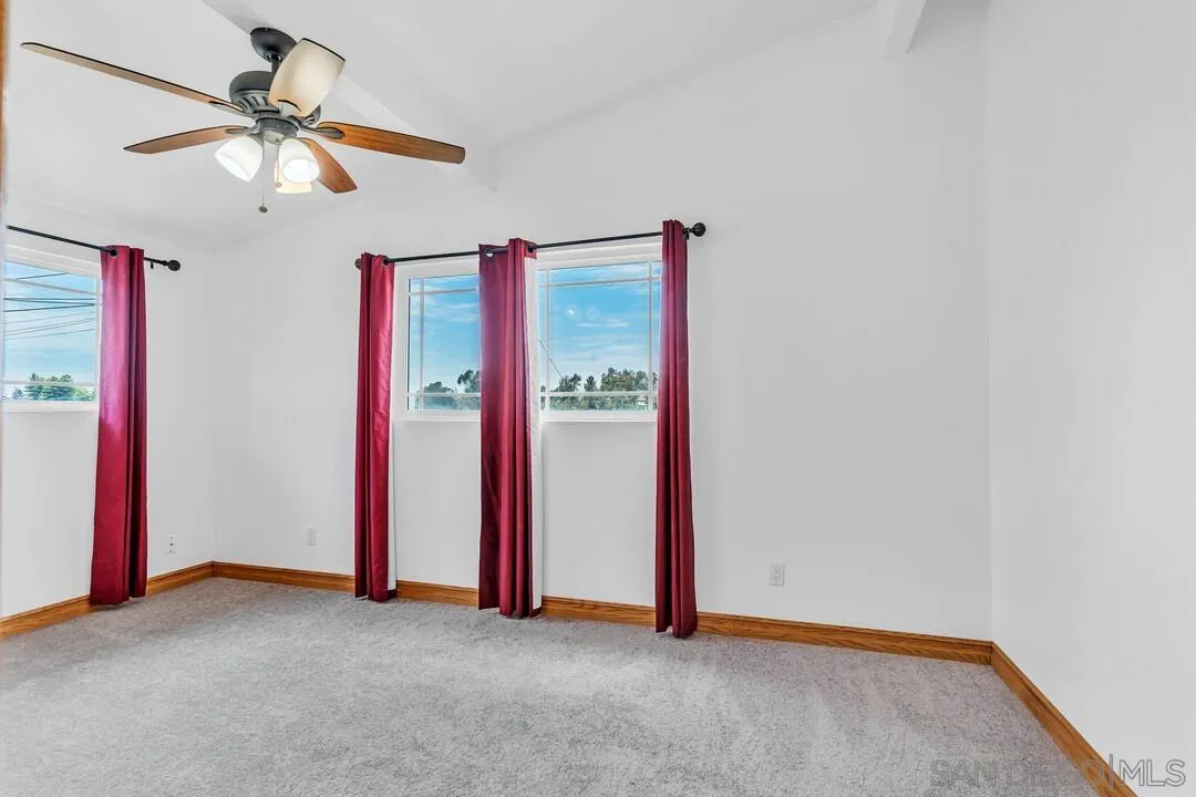 https://cdn.realtyfeed.com/cdn/127/260017441/276a3c8d6caa07261de1d9a1dd04a935.webp