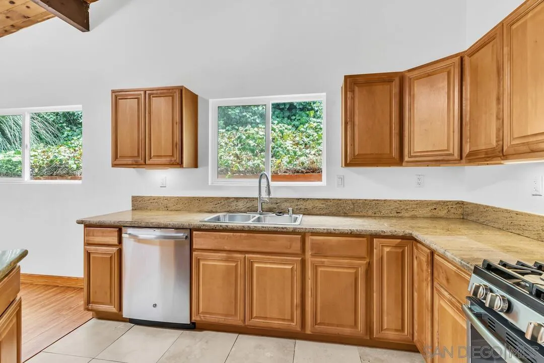https://cdn.realtyfeed.com/cdn/127/260017441/6c0b21a76e70ccd4d1d8fec945bdc637.webp