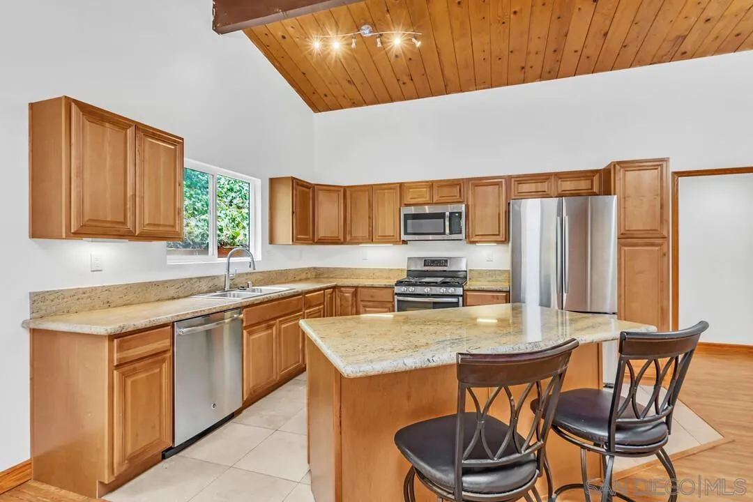 https://cdn.realtyfeed.com/cdn/127/260017441/c47a0e4e62957b4f110ab31dc34ee557.webp