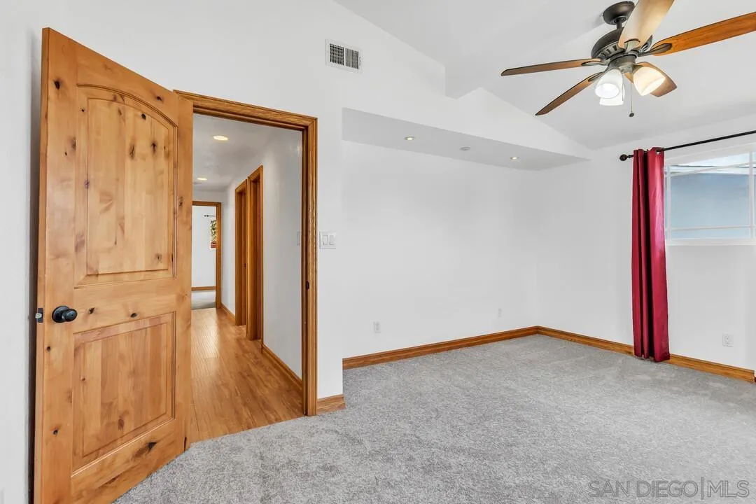 https://cdn.realtyfeed.com/cdn/127/260017441/e3502b4d36e1044c7b3ed8123ab2ecd1.webp