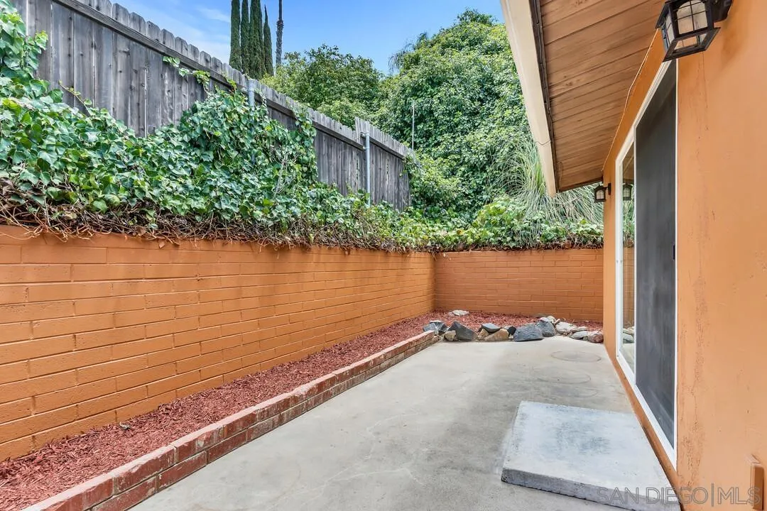 https://cdn.realtyfeed.com/cdn/127/260017441/f51e8ec62ef499e94b6f85180e5a7bce.webp