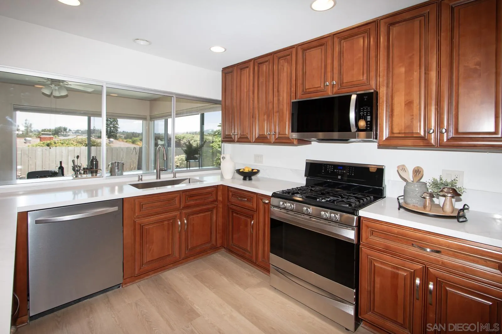 https://cdn.realtyfeed.com/cdn/127/260017442/69b194282a1d68badac86ffcf986c2ac.webp
