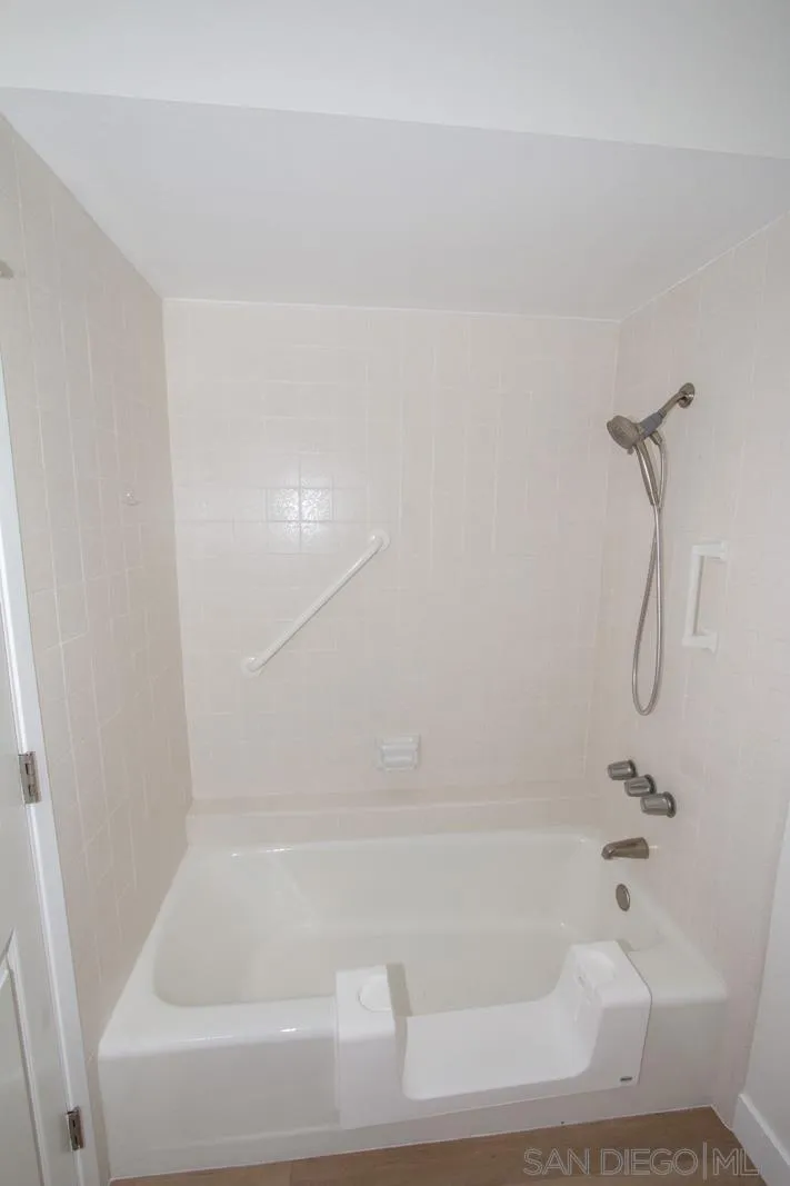 https://cdn.realtyfeed.com/cdn/127/260017442/cb26c58930e0a66cf4c712d16b849fbf.webp