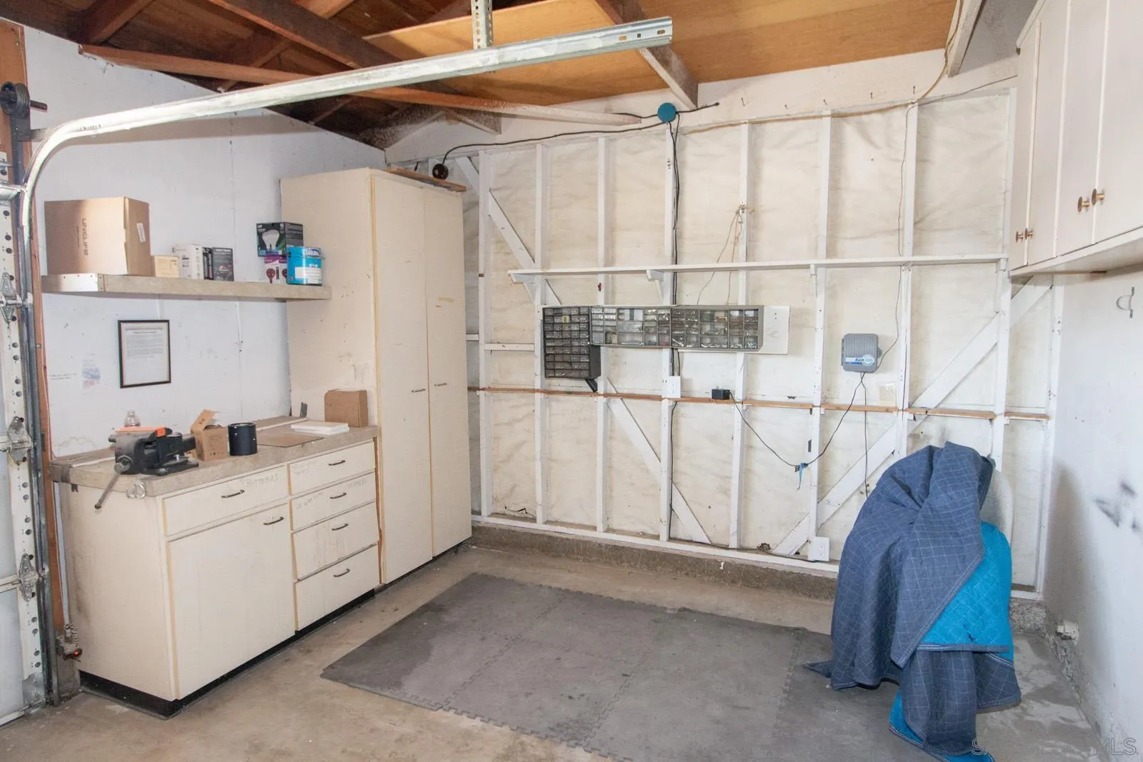 https://cdn.realtyfeed.com/cdn/127/260017442/dd84b6f25fe3b79957f2d976586f794e.webp