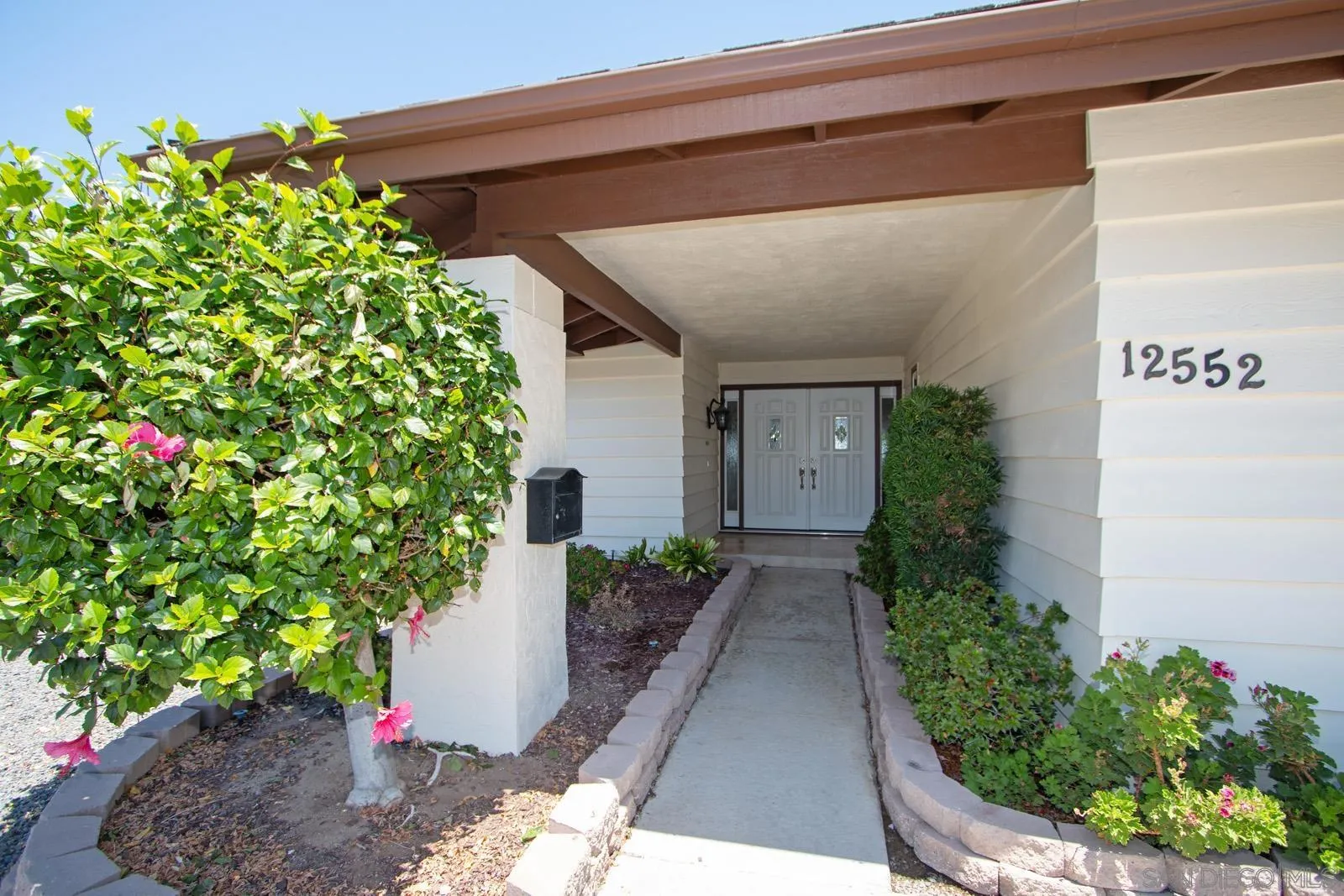 https://cdn.realtyfeed.com/cdn/127/260017442/fa0ceb46ad975fd7bfaf5e94dc64b8ff.webp