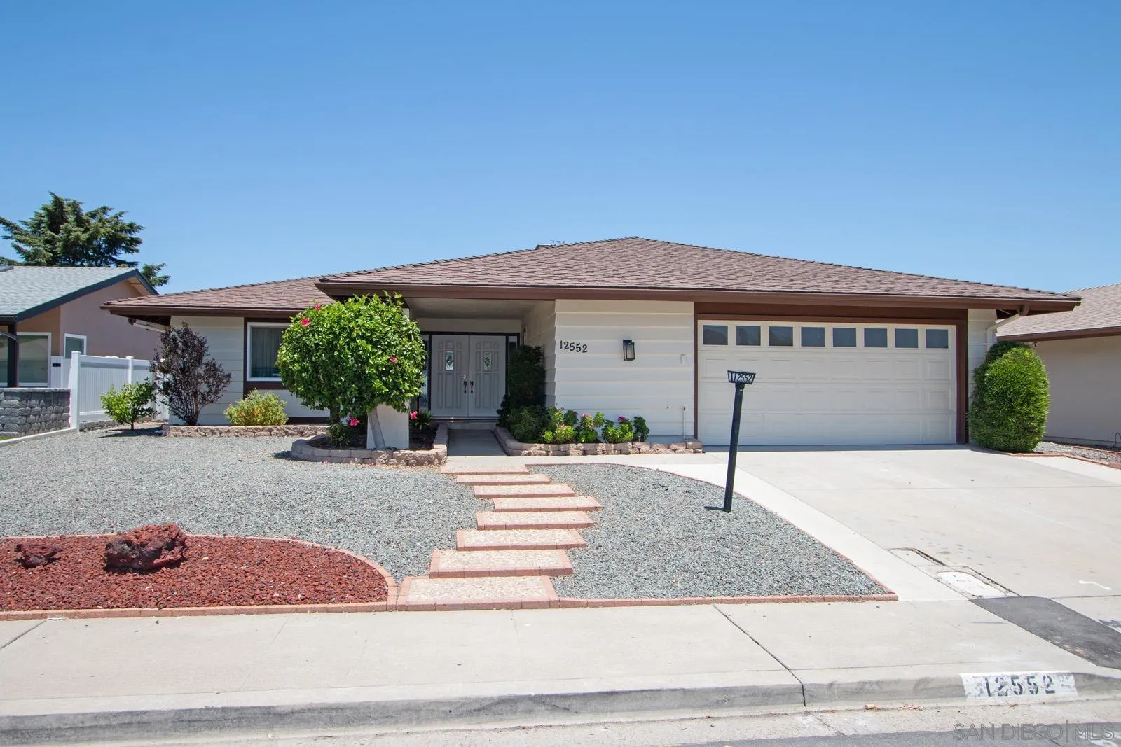 https://cdn.realtyfeed.com/cdn/127/260017442/fb61e175960de406d31cd60c9c1c5f71.webp
