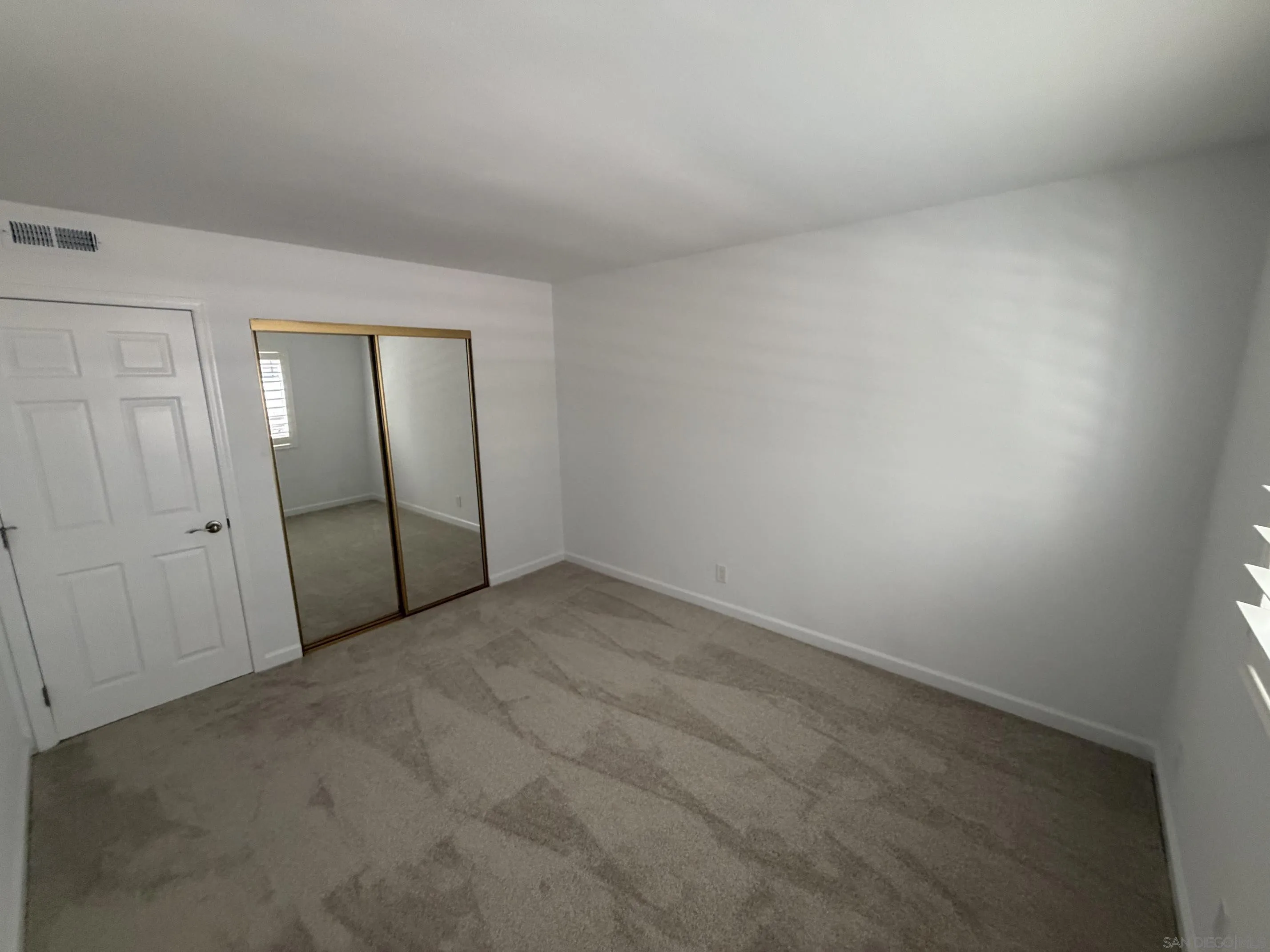 https://cdn.realtyfeed.com/cdn/127/260017450/231a105842f53cc519ccc9868f924ac8.webp