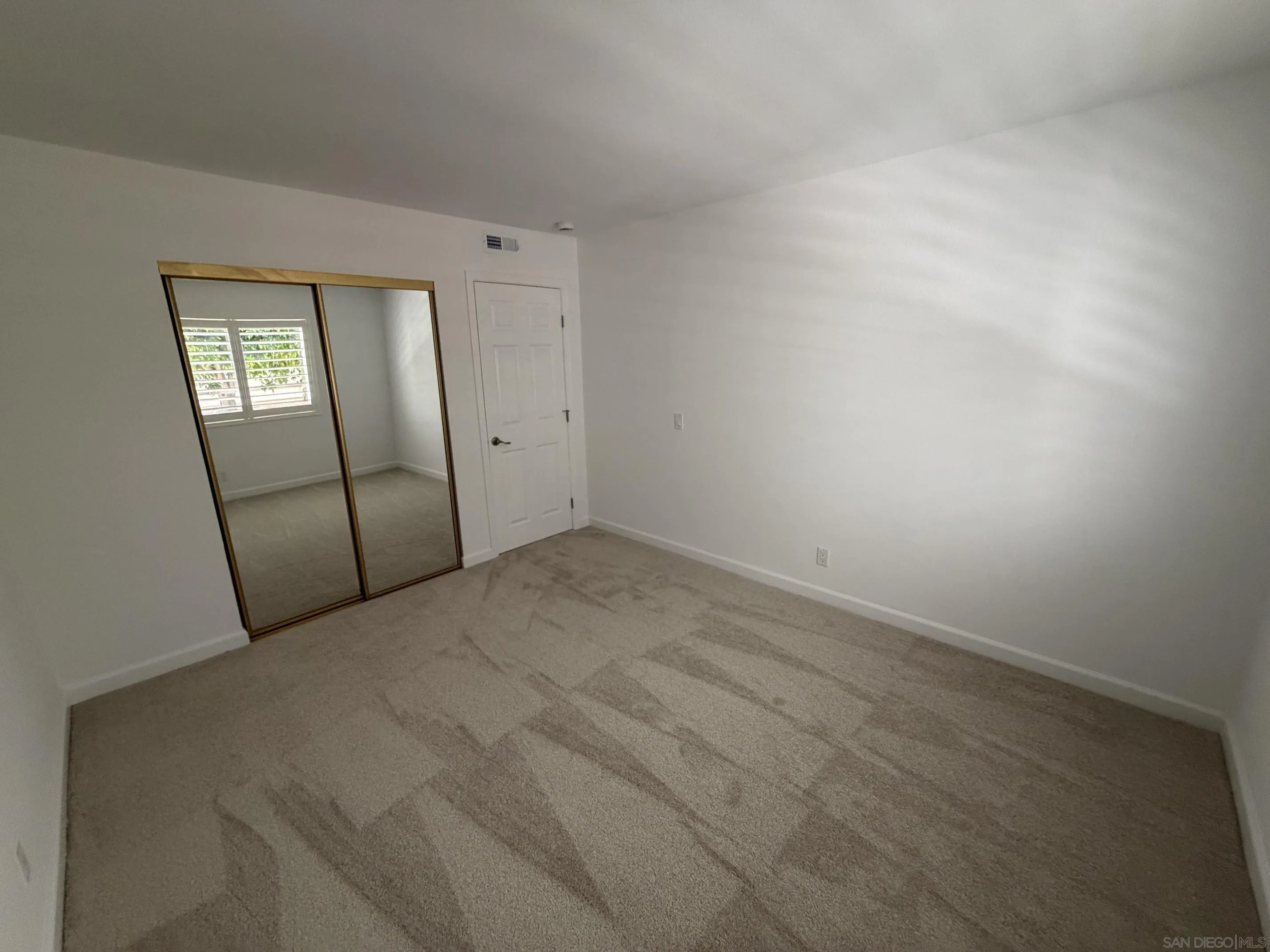 https://cdn.realtyfeed.com/cdn/127/260017450/6549b252b3e31c0e2058f41975131ba3.webp