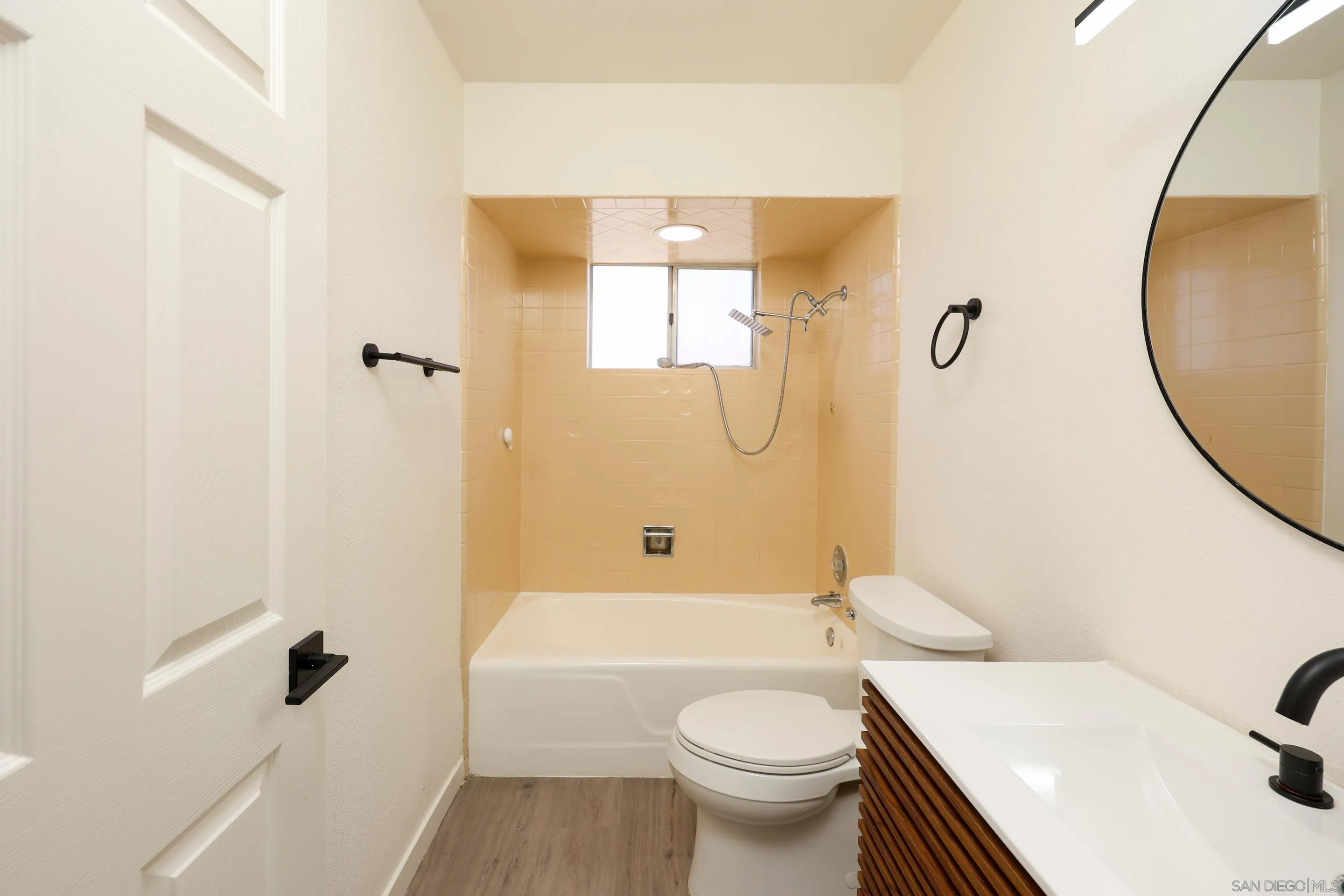 Photo #15: 260017451 Listing: Photo #15