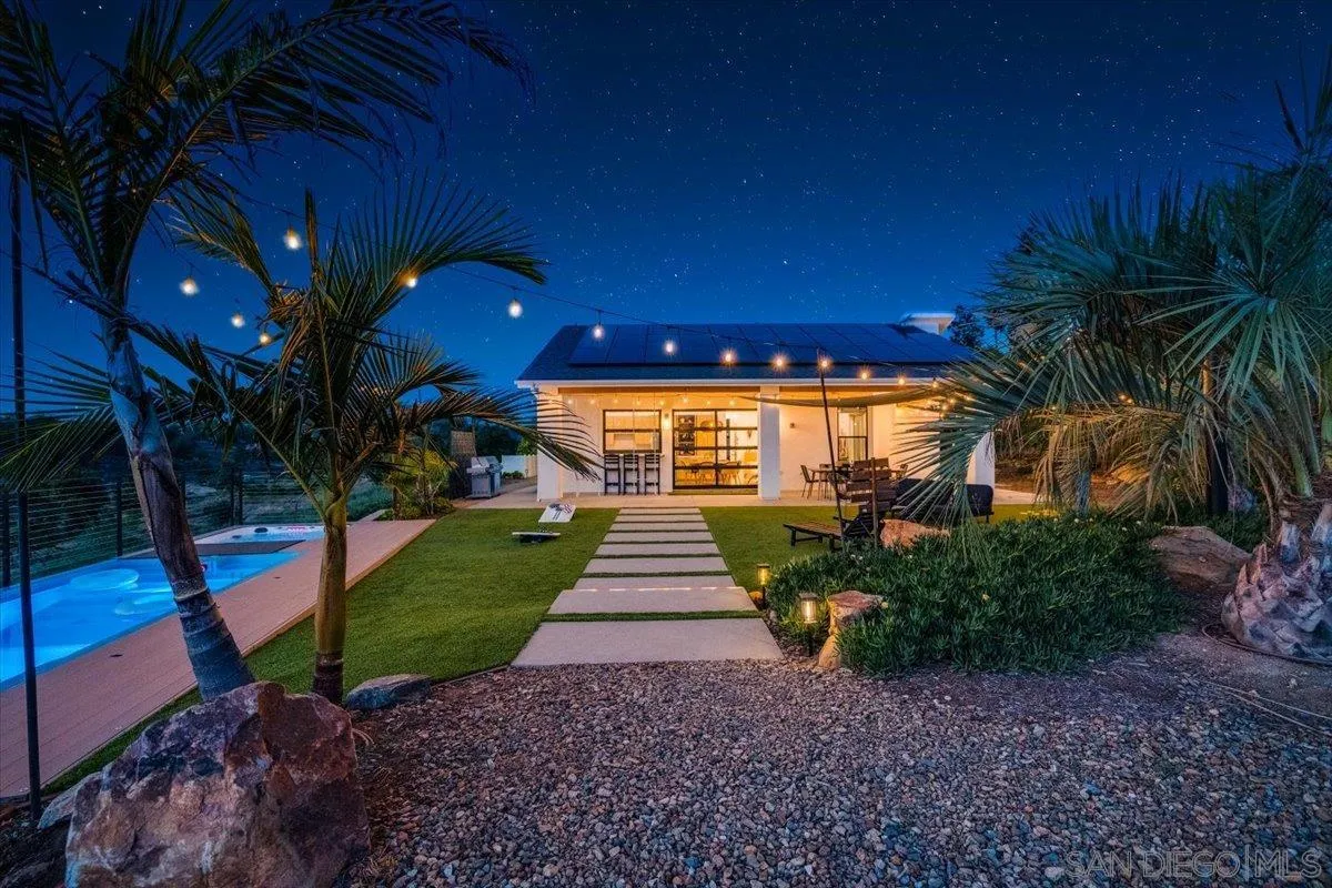 28742 Twin Oaks Valley, Vista, CA 92084 - Main photo, Vista, CA