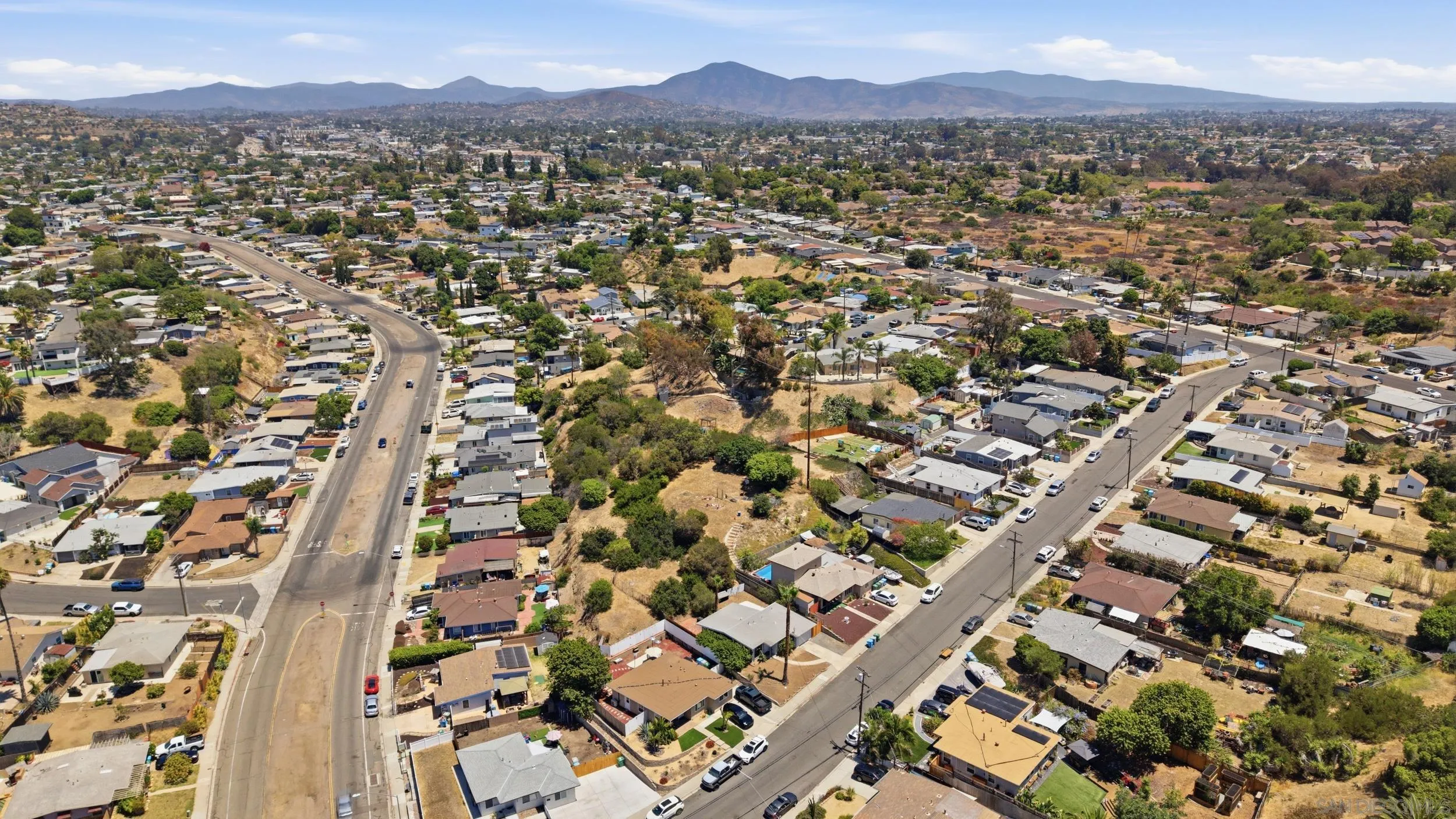 https://cdn.realtyfeed.com/cdn/127/260017462/0823154af016a8b50e7f05972830a4ac.webp