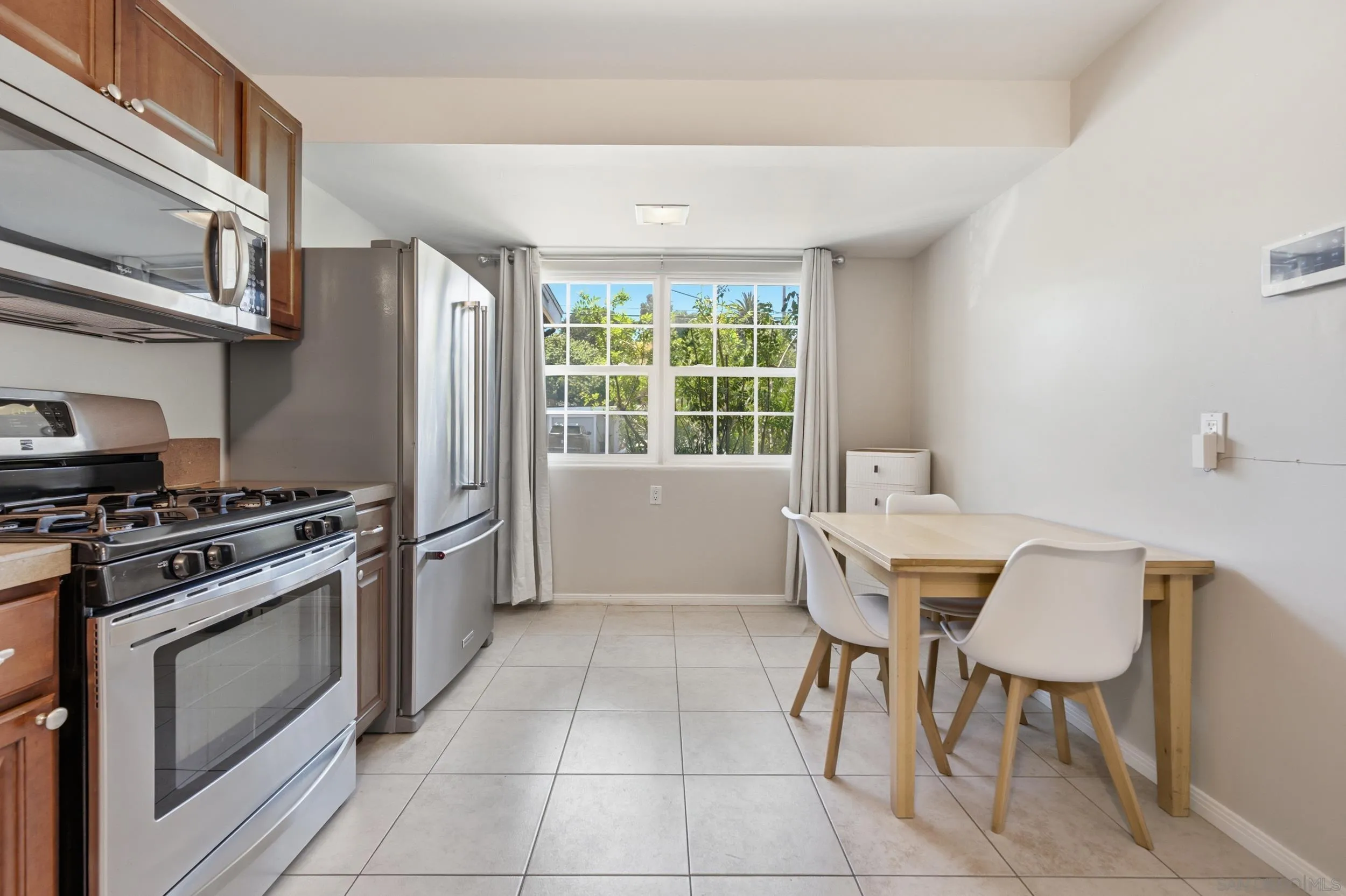 https://cdn.realtyfeed.com/cdn/127/260017462/0c2c934ef37ce7ac594726995fe8613c.webp