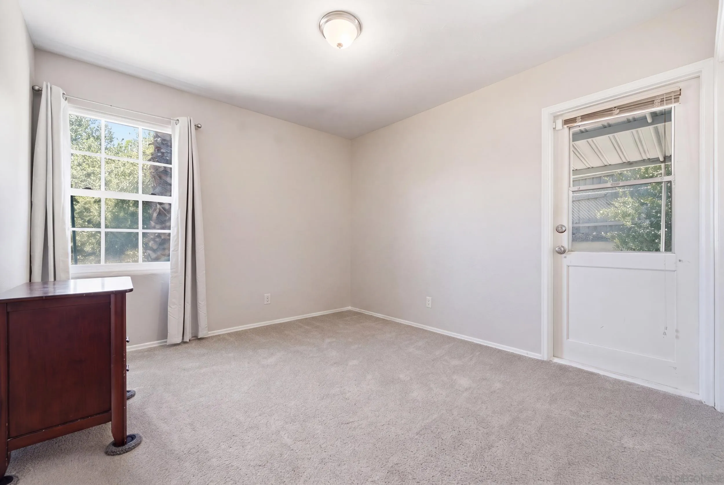https://cdn.realtyfeed.com/cdn/127/260017462/0ee40390fccddc4d898a7eff59862c7e.webp