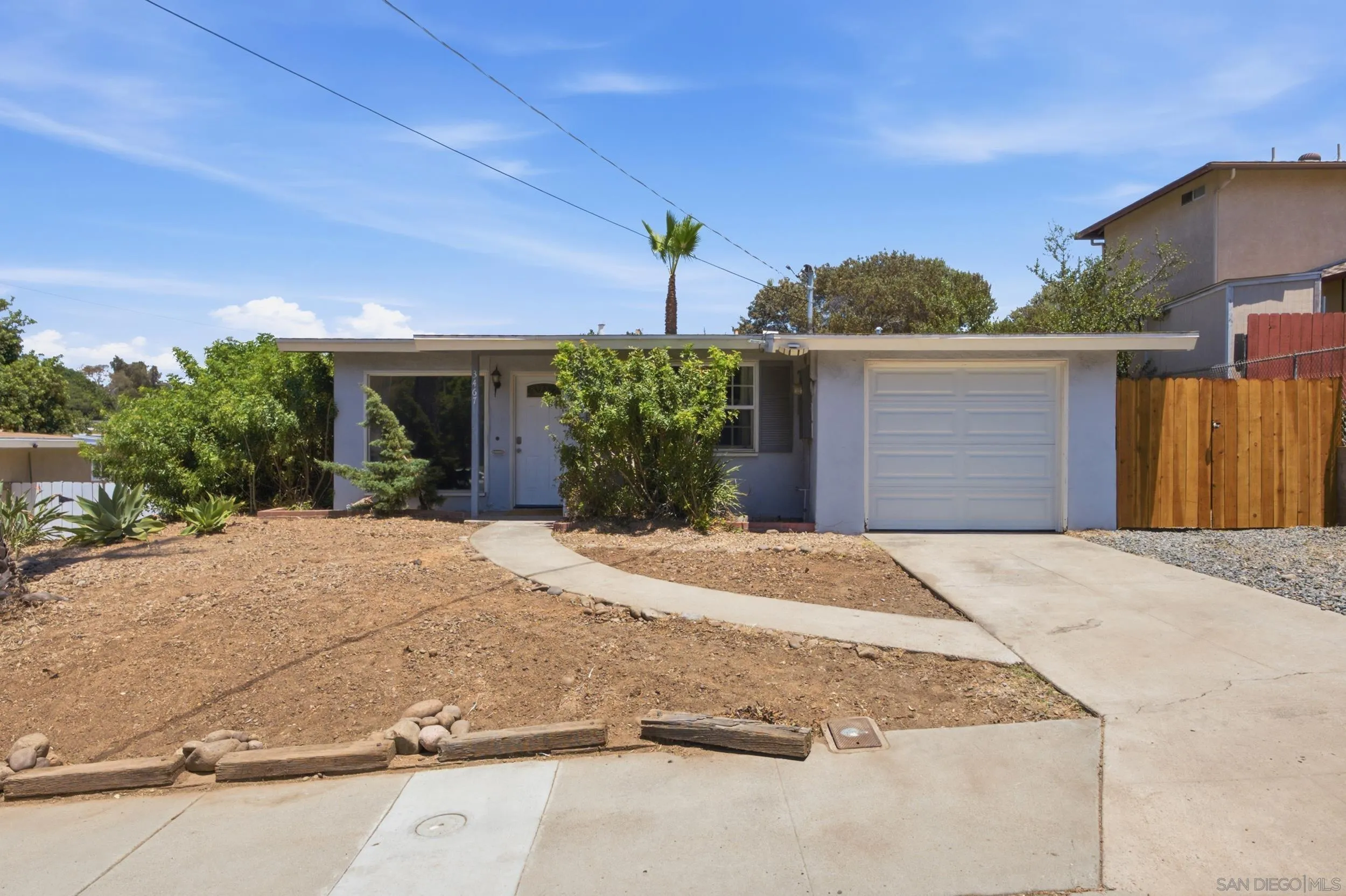 https://cdn.realtyfeed.com/cdn/127/260017462/4d5d1bf5c8ccab1d5c5c99911ca2e008.webp