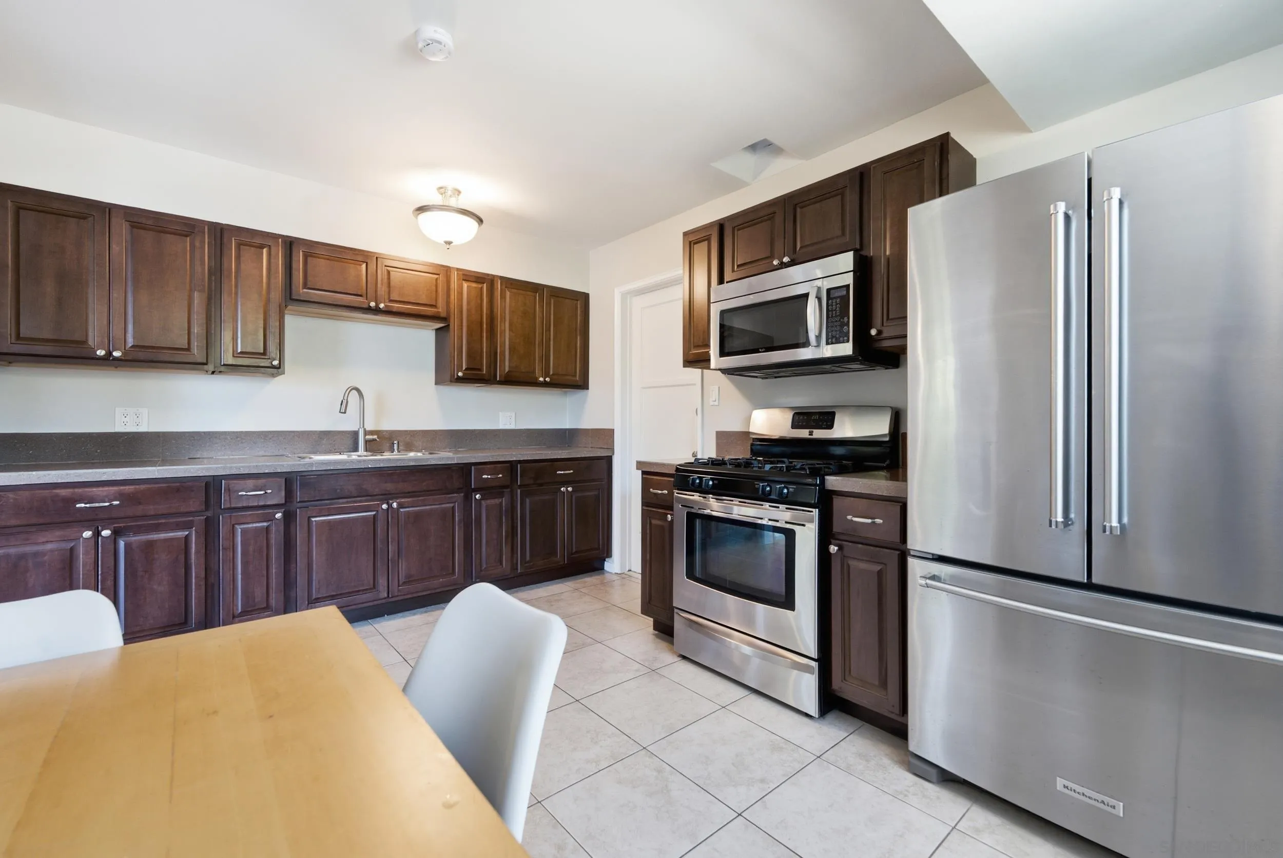 https://cdn.realtyfeed.com/cdn/127/260017462/58c7199f5761831566d3015efd7f9742.webp