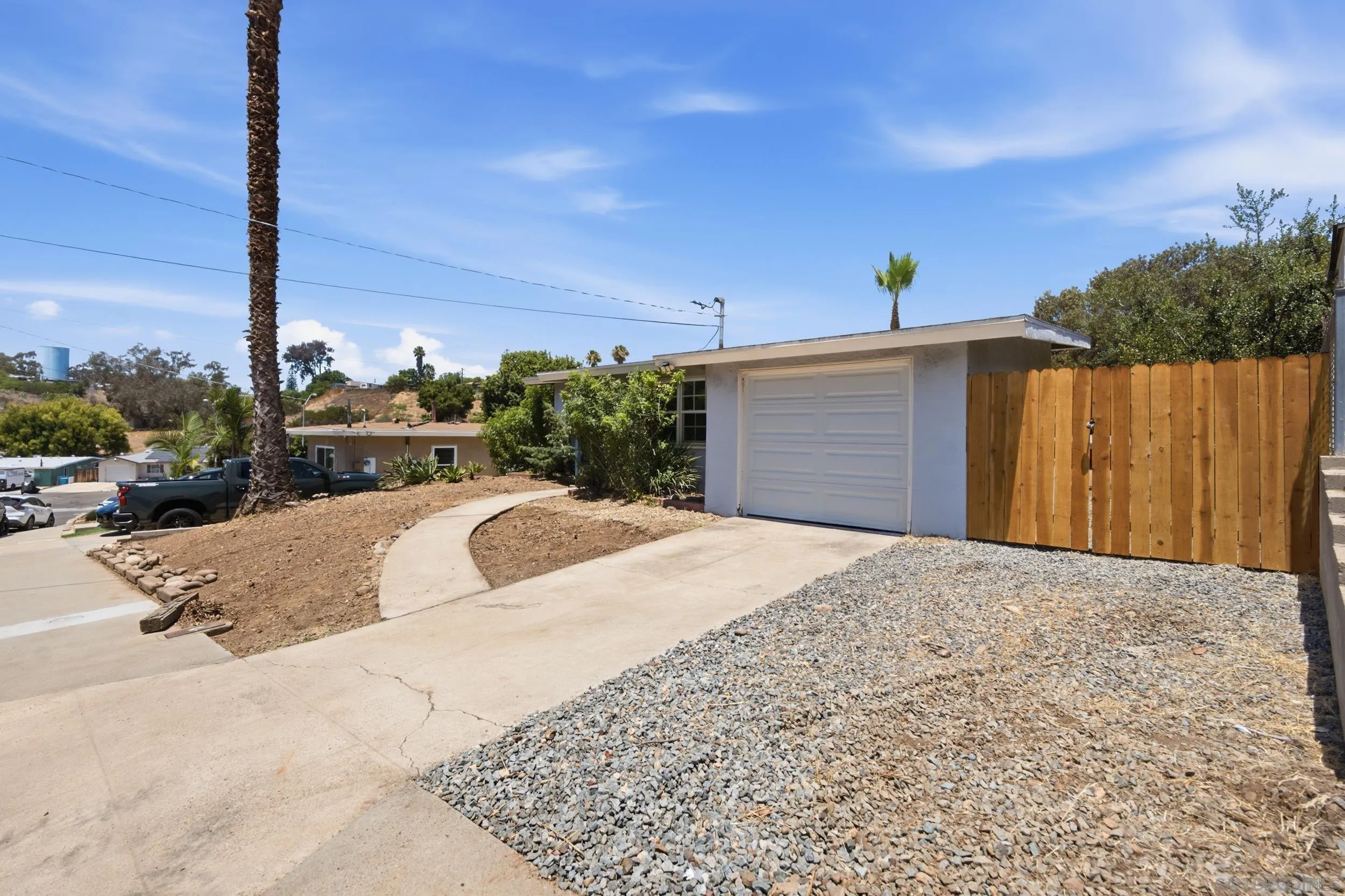 https://cdn.realtyfeed.com/cdn/127/260017462/5c5621bcfd2a2e9458262f69e659beeb.webp