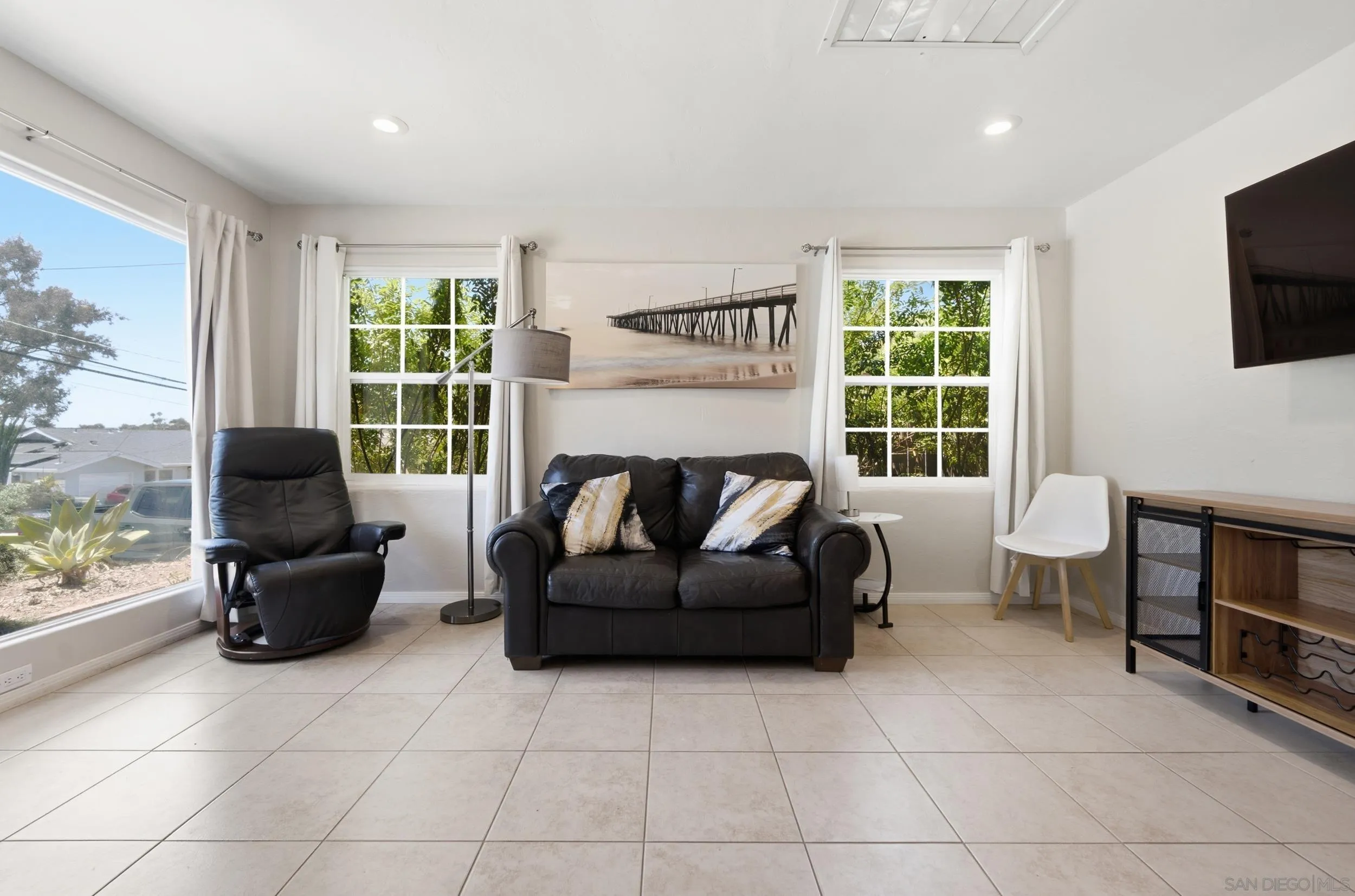 https://cdn.realtyfeed.com/cdn/127/260017462/8a39535e59f09df93b27f9930e6898de.webp