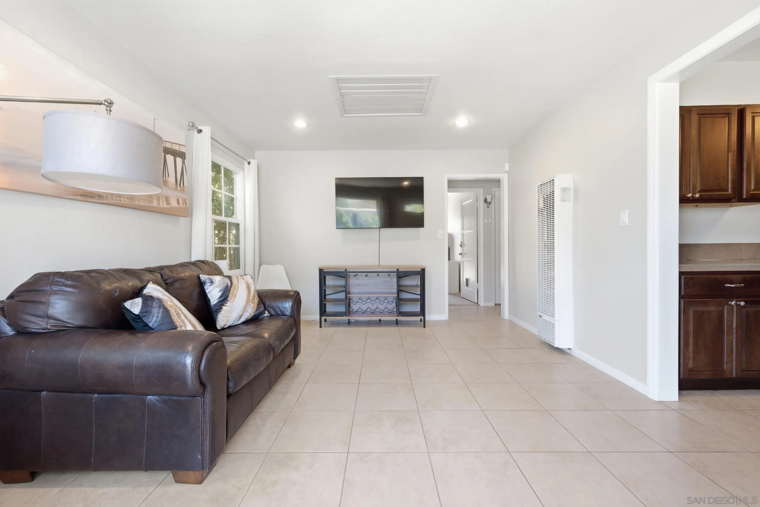 https://cdn.realtyfeed.com/cdn/127/260017462/dc423a26d18b21fcf5ff13aca72bee12.webp