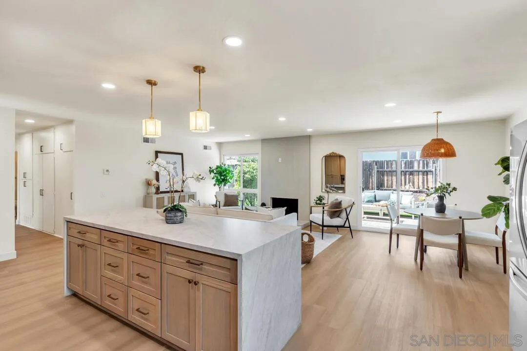 https://cdn.realtyfeed.com/cdn/127/260017463/7241437c7b5ff65f7f6af544e3227c41.webp