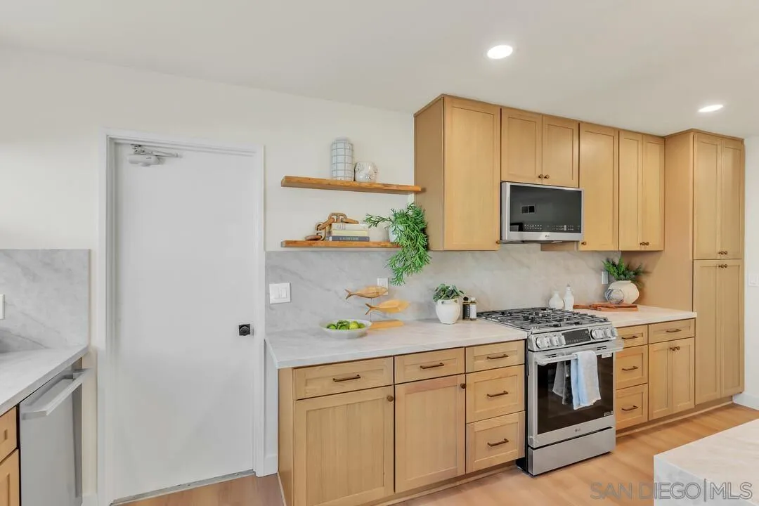 https://cdn.realtyfeed.com/cdn/127/260017463/726dfab766dbe9cf0b46d4be7c1ea096.webp