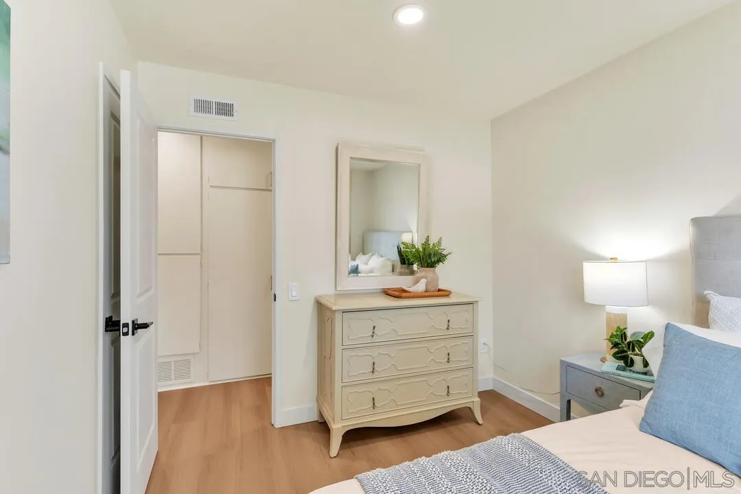 https://cdn.realtyfeed.com/cdn/127/260017463/9d724f814832b3a8d6ecebfb69e13f63.webp