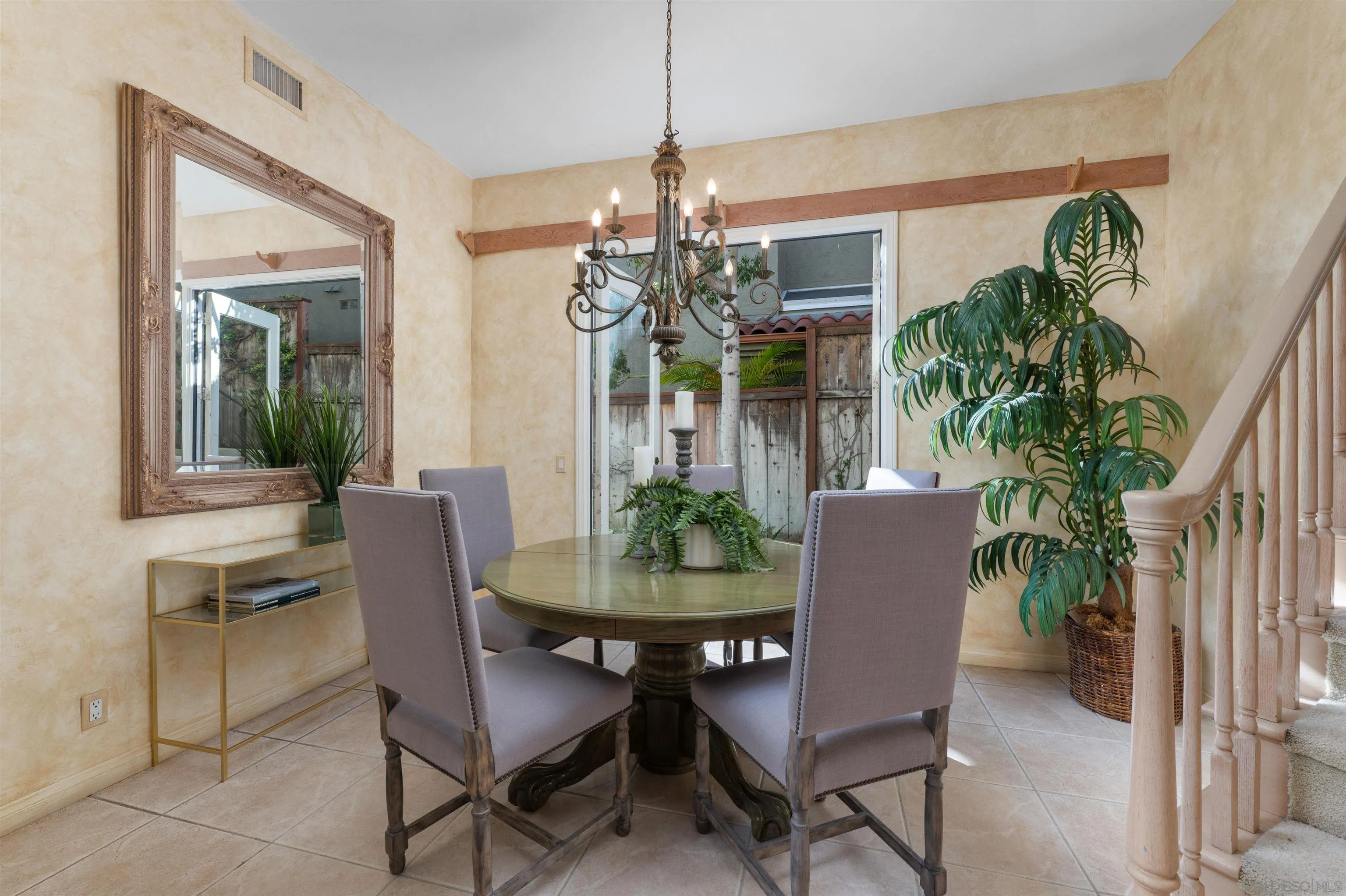 https://cdn.realtyfeed.com/cdn/127/260017467/862db493553808111a6dad17ac66d559.webp