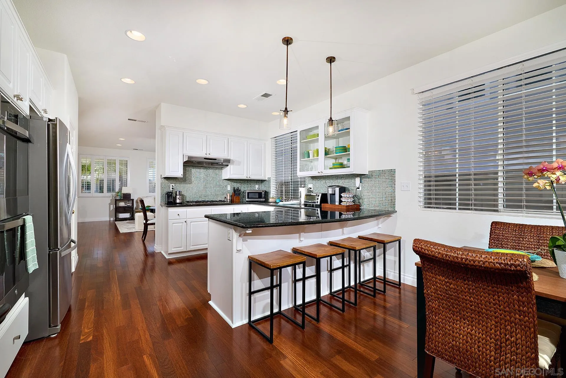 https://cdn.realtyfeed.com/cdn/127/260017477/109c10447906f3335309b43d7ca8d62f.webp