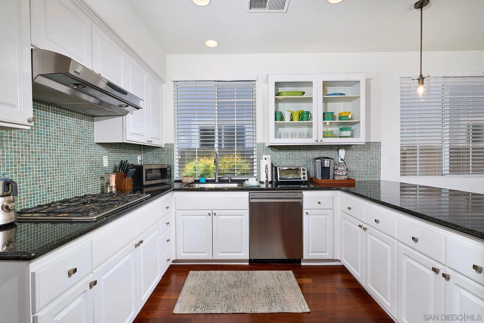 https://cdn.realtyfeed.com/cdn/127/260017477/10efa2e2c5f6bf8316801cedb7d728eb.webp