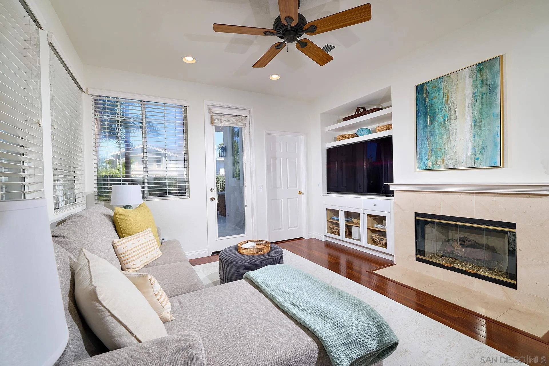 https://cdn.realtyfeed.com/cdn/127/260017477/58ca566e1140ebe59f75346fb4effebd.webp
