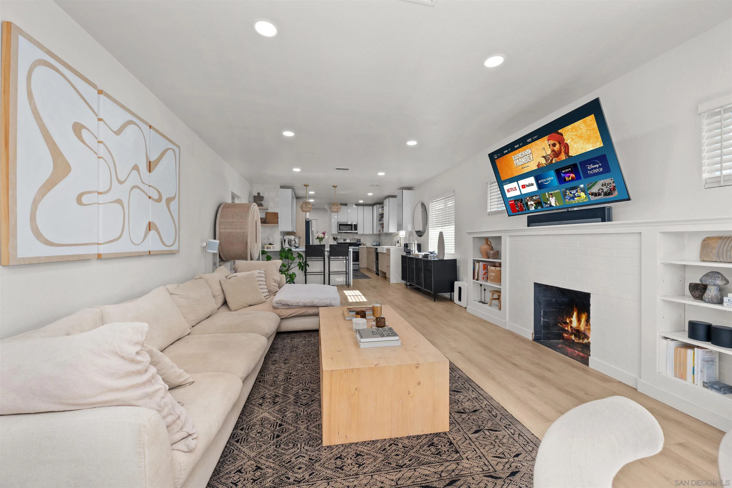 https://cdn.realtyfeed.com/cdn/127/260017480/76c3837affa9637afc1ac7a4764aef96.webp