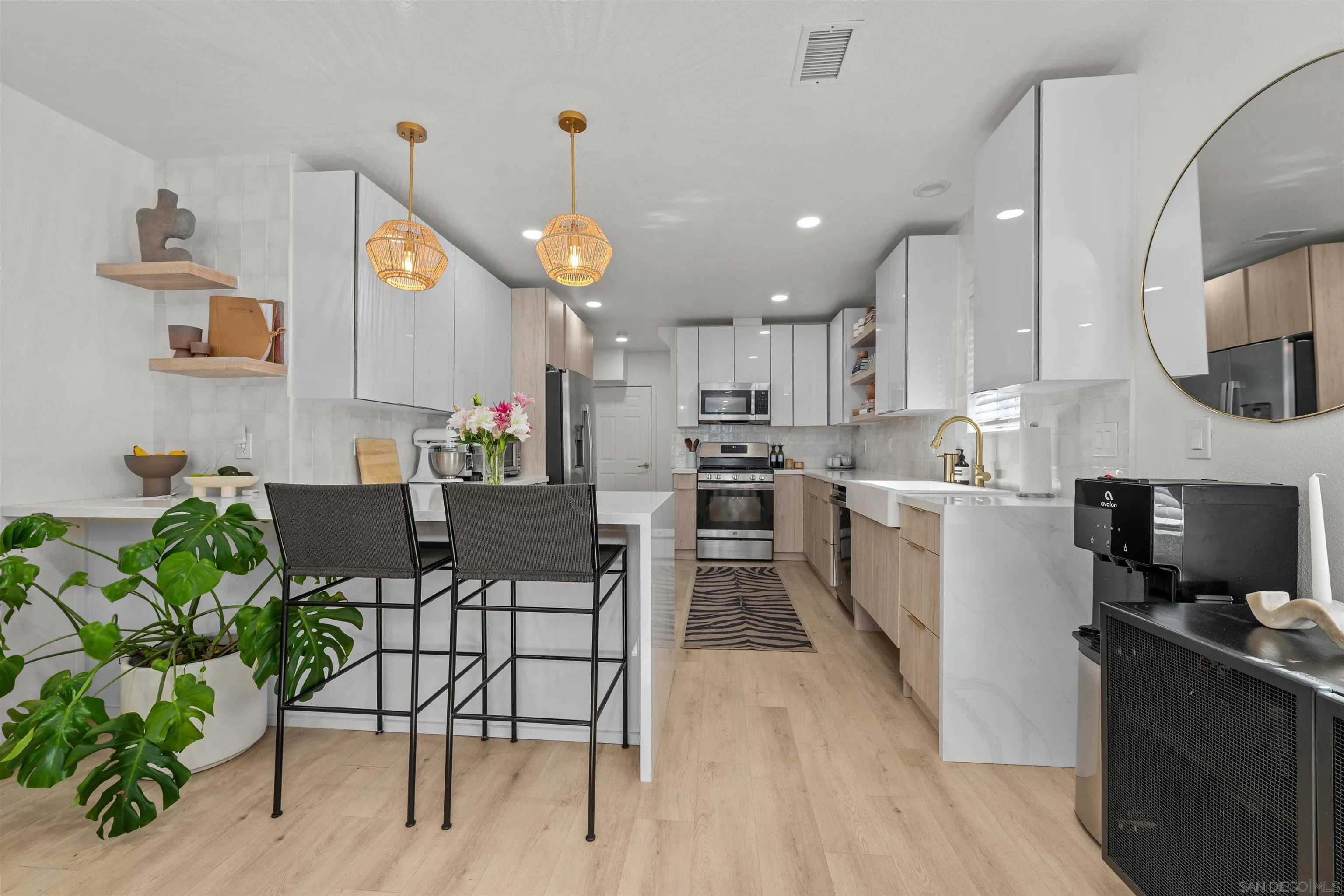 https://cdn.realtyfeed.com/cdn/127/260017480/cb60640e6e339802d1466f3762535e7f.webp