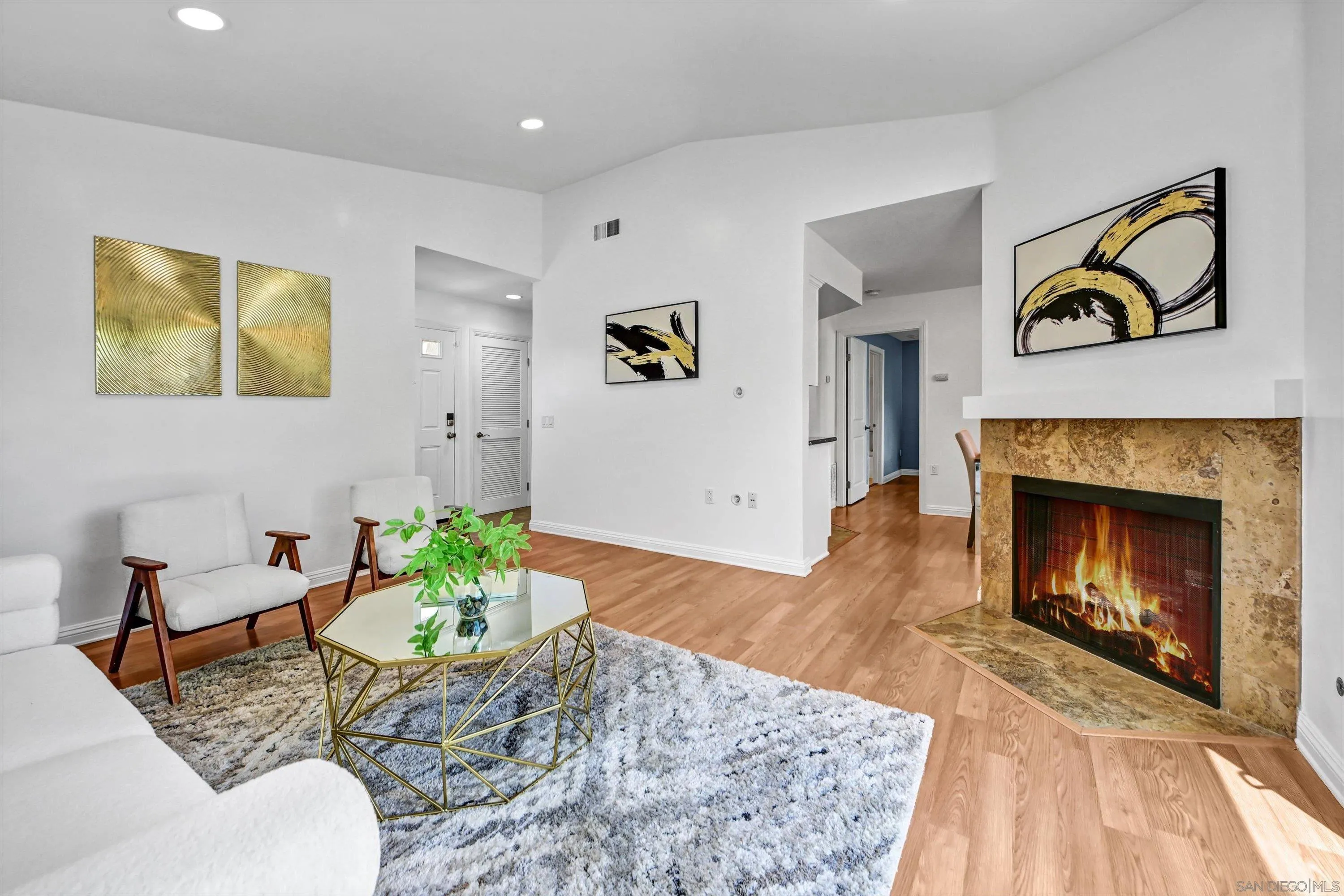 https://cdn.realtyfeed.com/cdn/127/260017484/17ff5d1ff6a8c096c4c34fca9455a5f2.webp