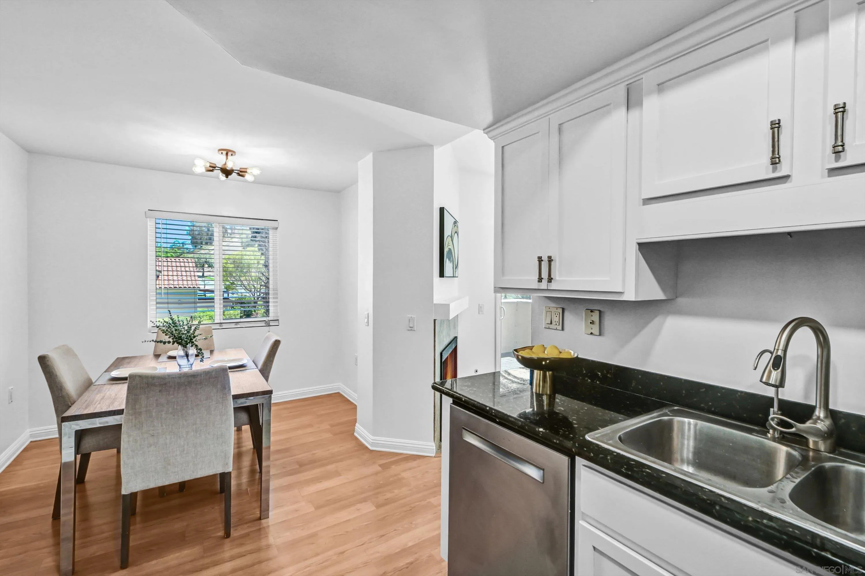 https://cdn.realtyfeed.com/cdn/127/260017484/43b699d4c35ce6962d4dfb89fef57a78.webp