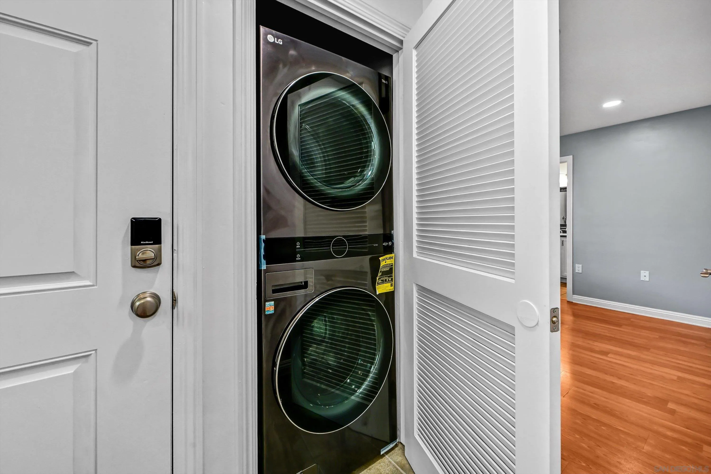 https://cdn.realtyfeed.com/cdn/127/260017484/7ef8d122a058e6315892275228d64db7.webp