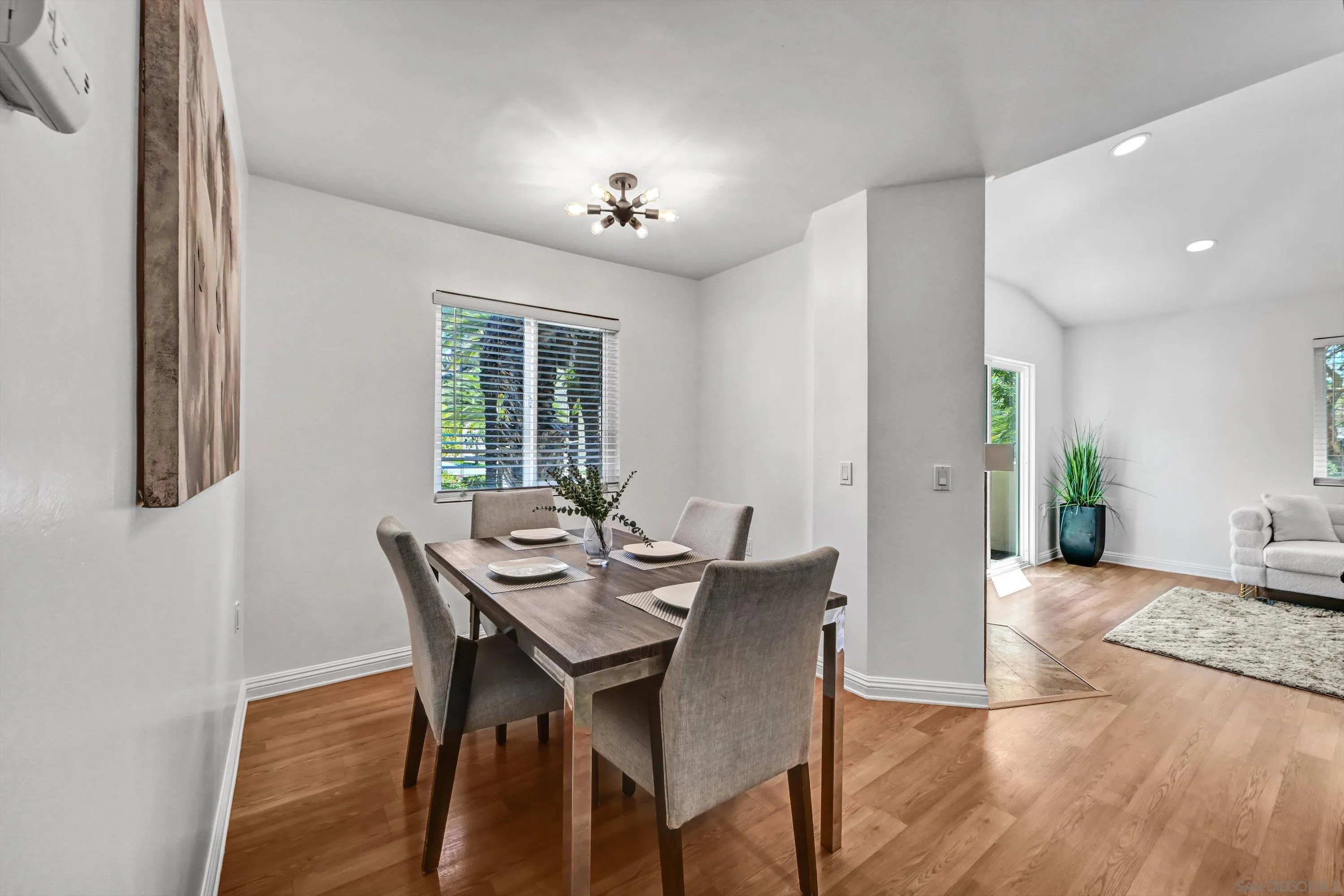 https://cdn.realtyfeed.com/cdn/127/260017484/e6b0e034442fb55ae961956c5dc494a0.webp